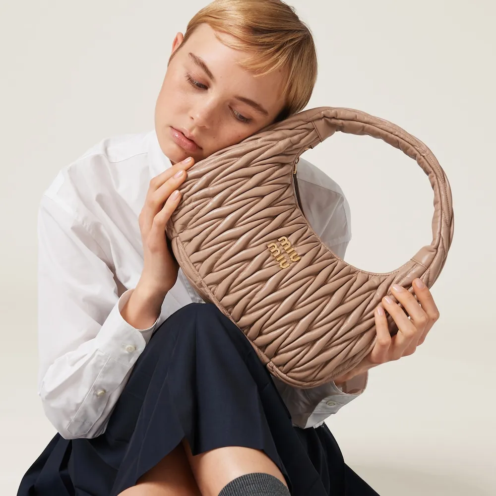 Wander matelassé nappa leather hobo bag 24cm