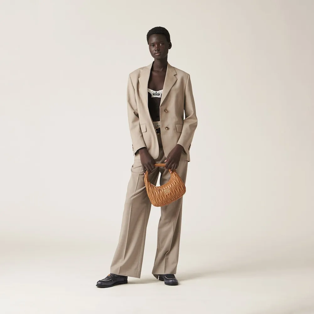 Wander matelassé nappa leather hobo bag 18cm