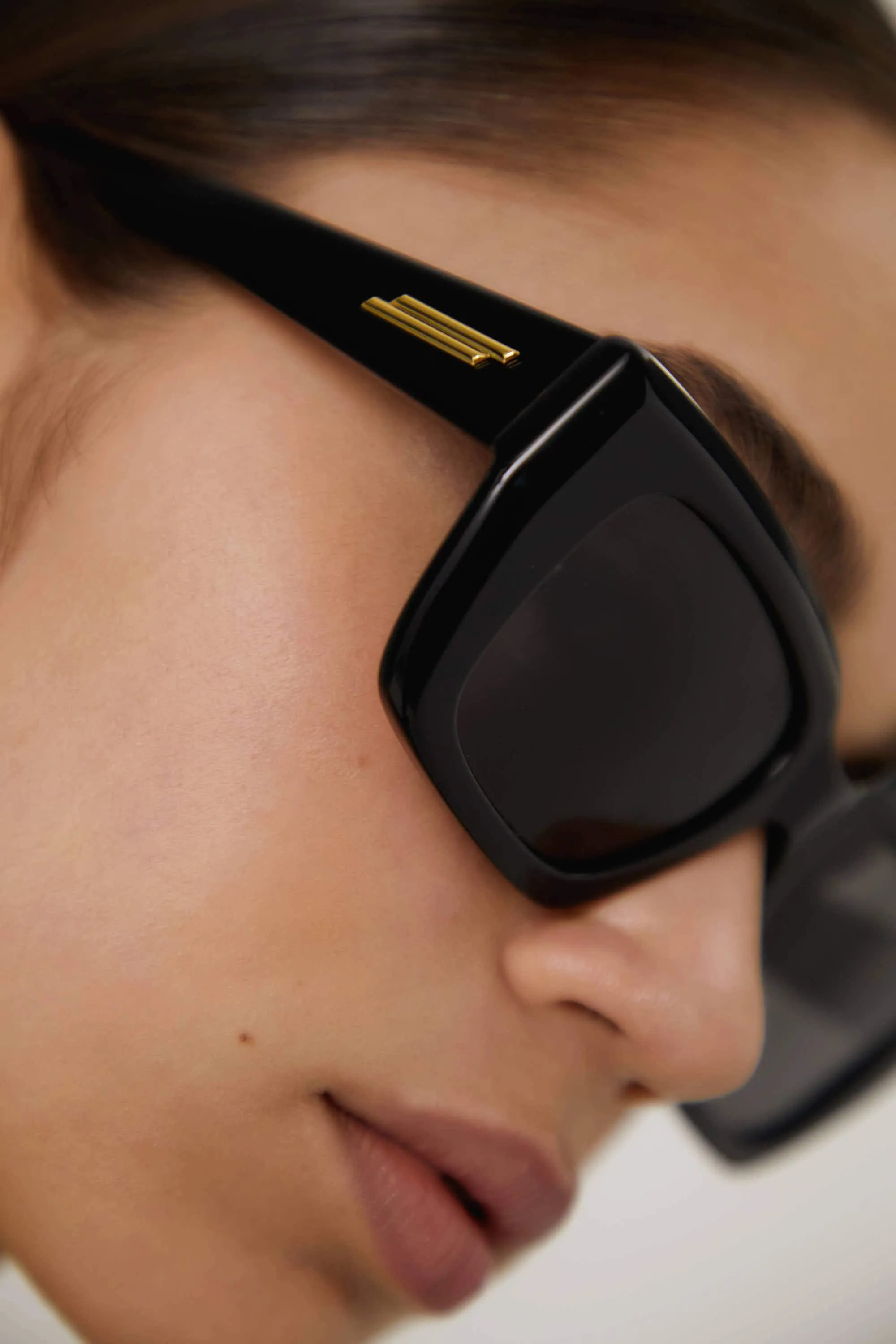 Bottega Veneta bold acetate femenine black sunglasses