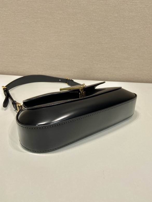 Small leather shoulder bag