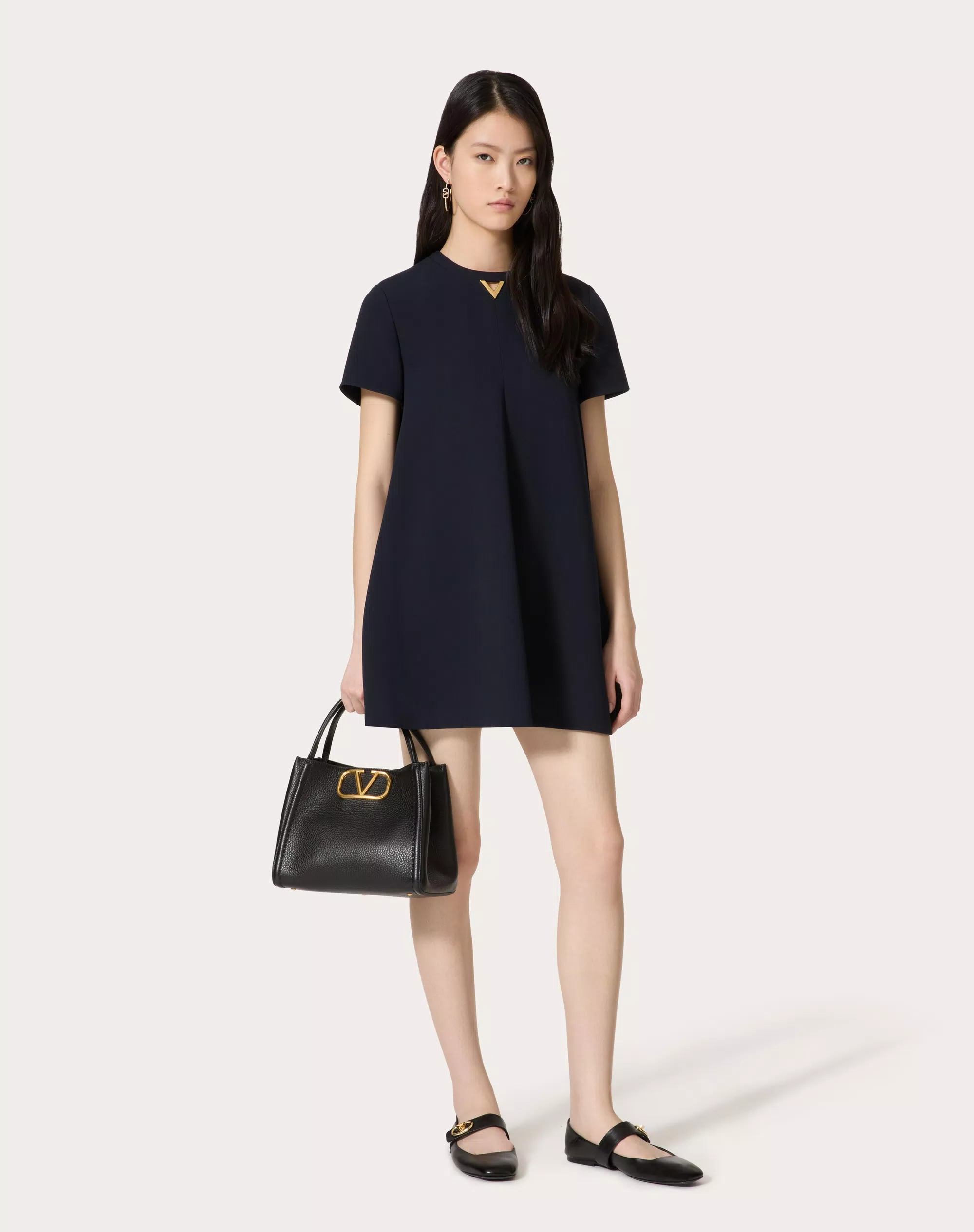 VALENTINO GARAVANI ALLTIME MEDIUM HANDBAG IN GRAINY CALFSKIN