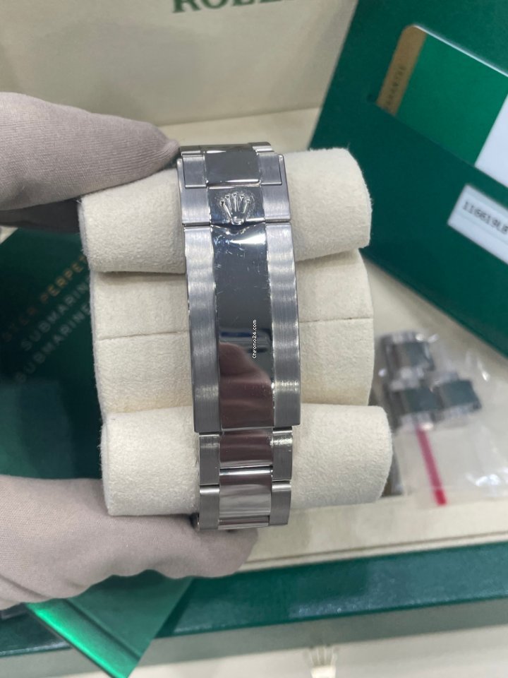 Submariner Date Smurf White Gold 40mm Blue Ceramic 116619LB