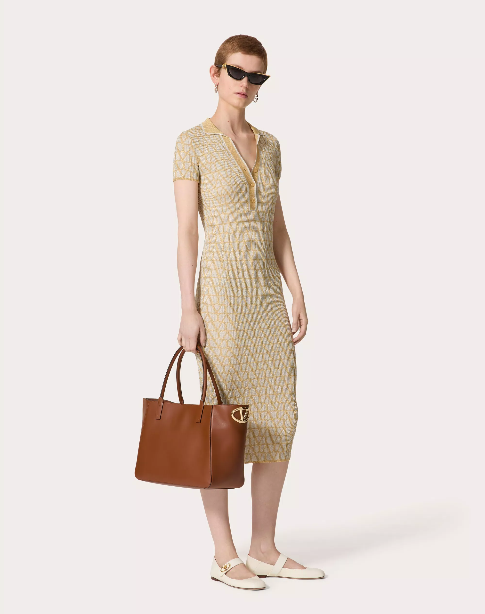 VLOGO SIDE SHOPPING BAG IN NAPPA CALFSKIN