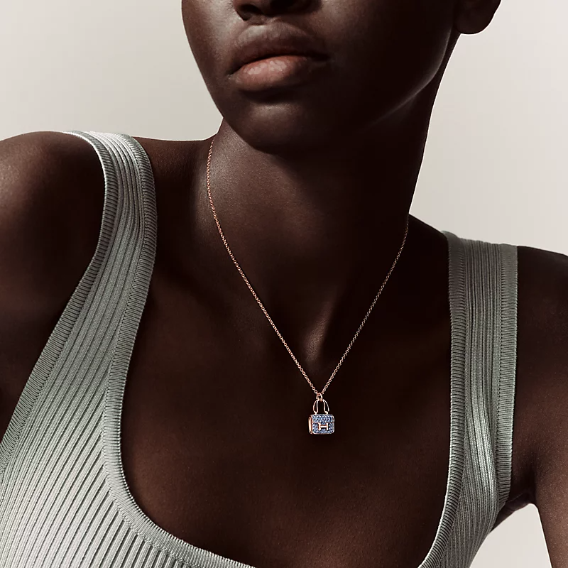 Amulettes Constance pendant