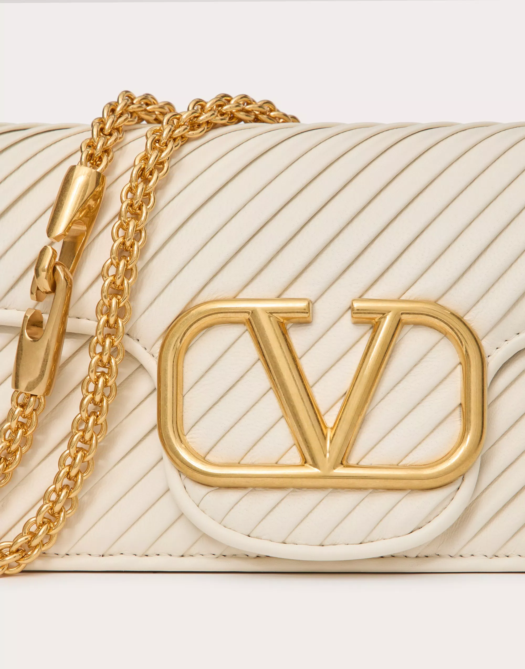 VALENTINO GARAVANI LOCÒ SHOULDER BAG IN PLEATED NAPPA