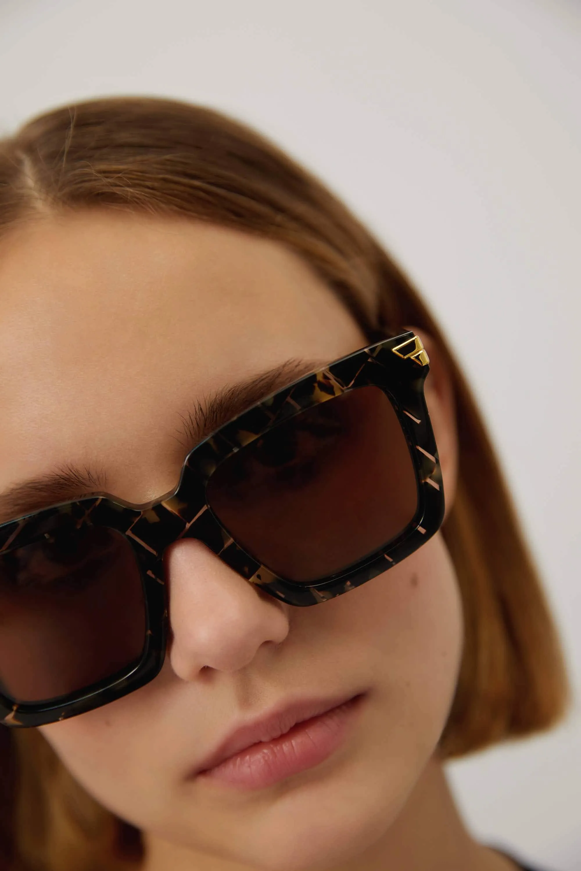 Bottega Veneta iconic squared brown acetate sunglasses
