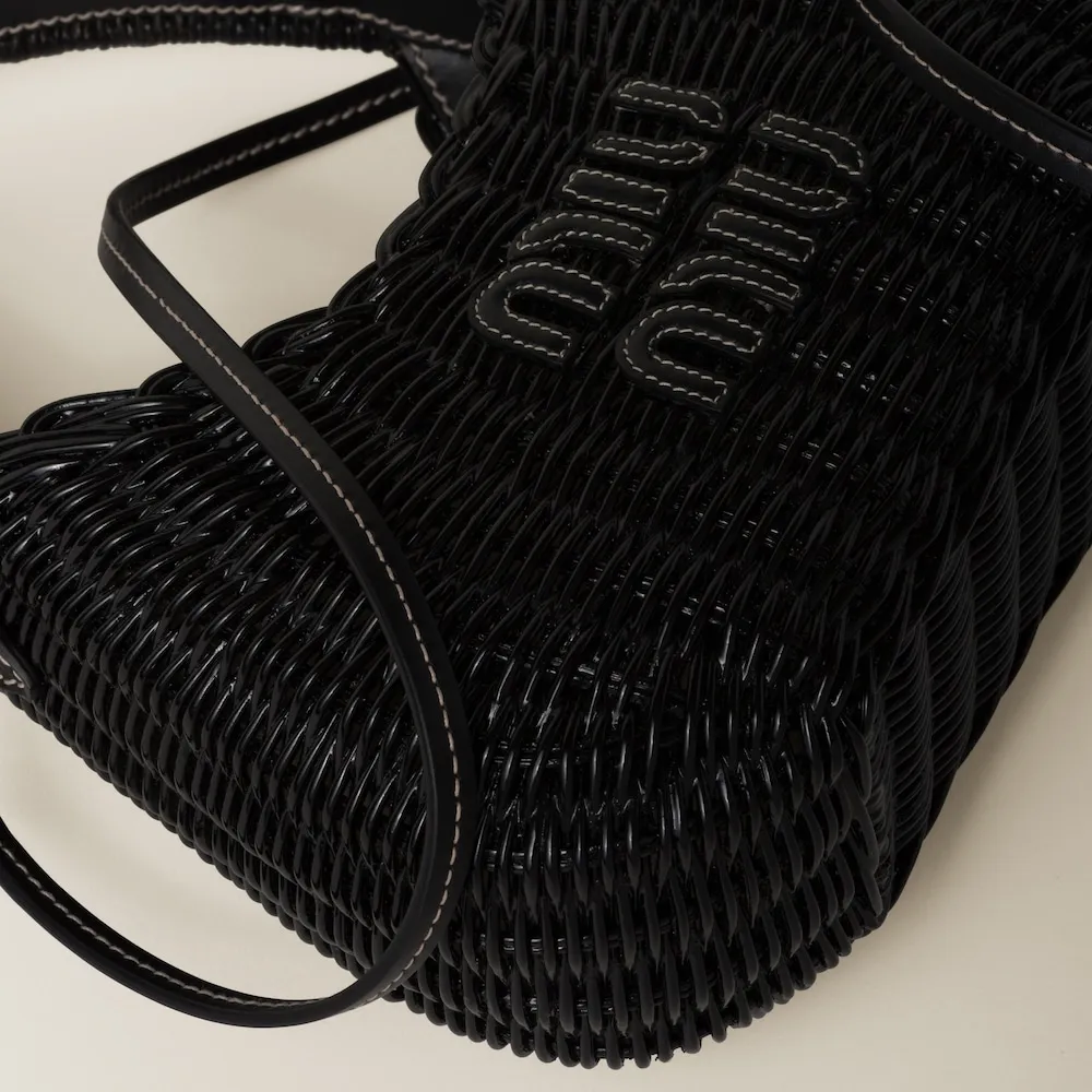 Wander wicker handbag