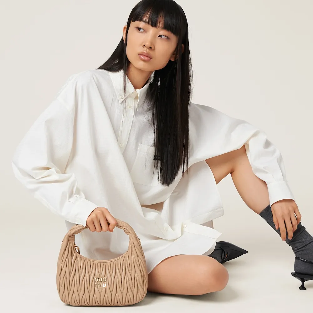 Wander matelassé nappa leather hobo bag 18cm