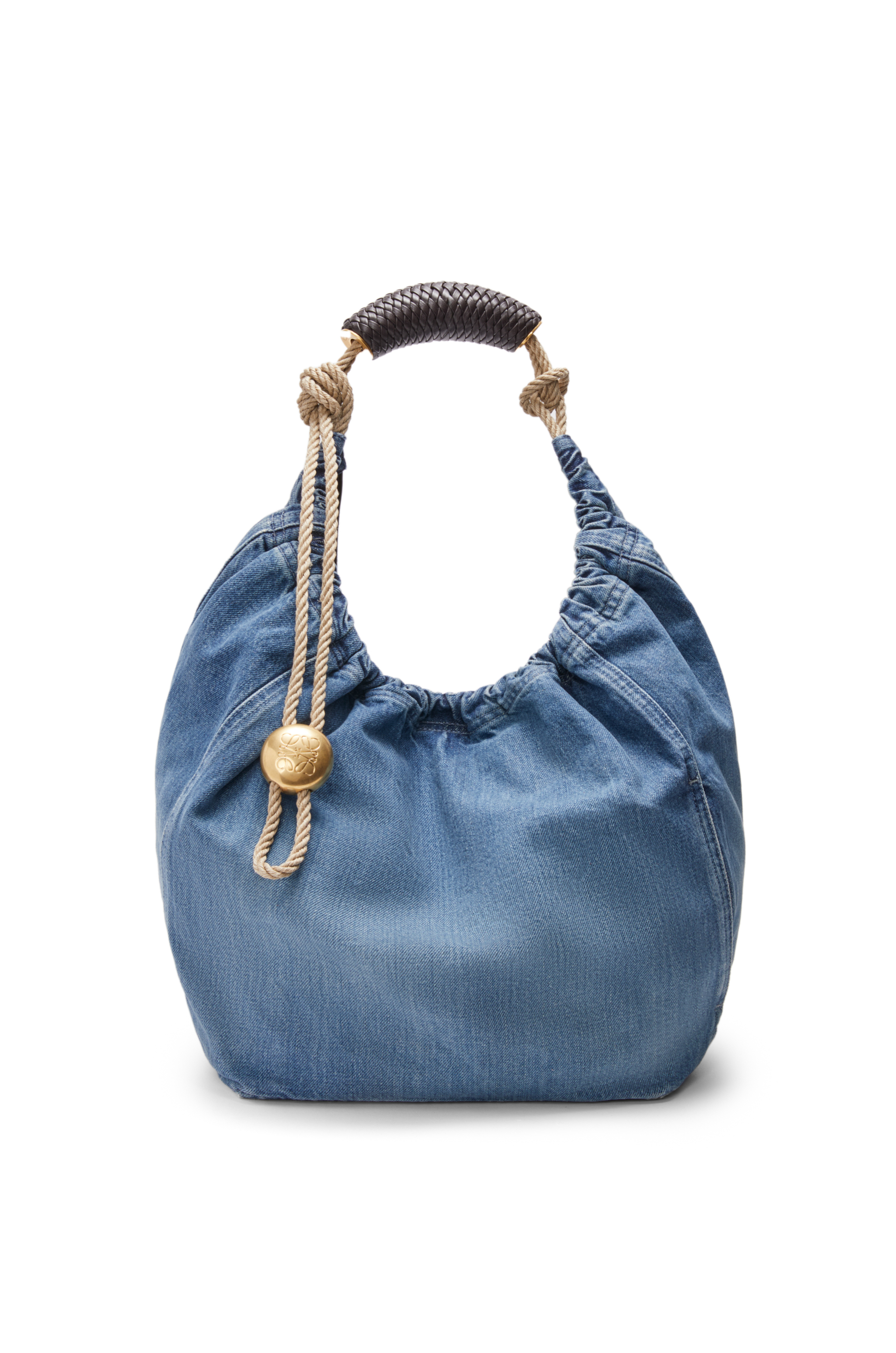 Medium Squeeze bag in washed denim