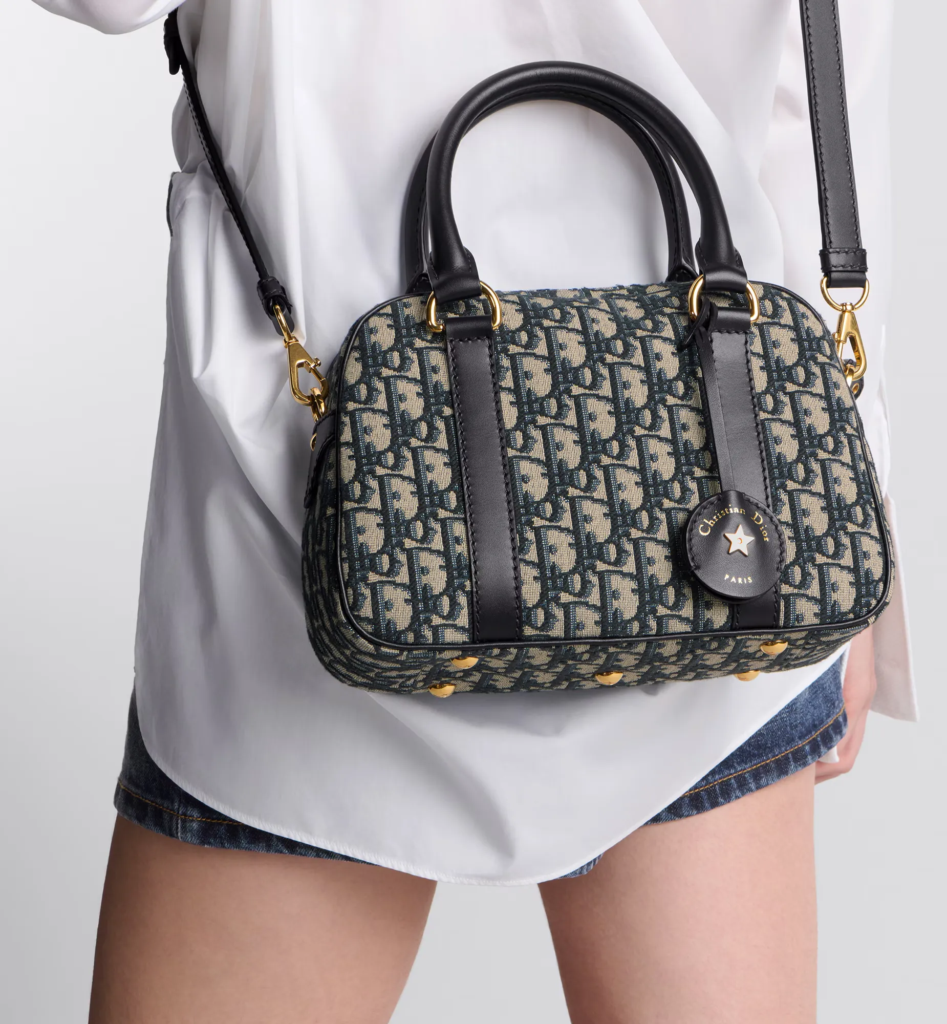 Medium D-Vibe Bowling Bag