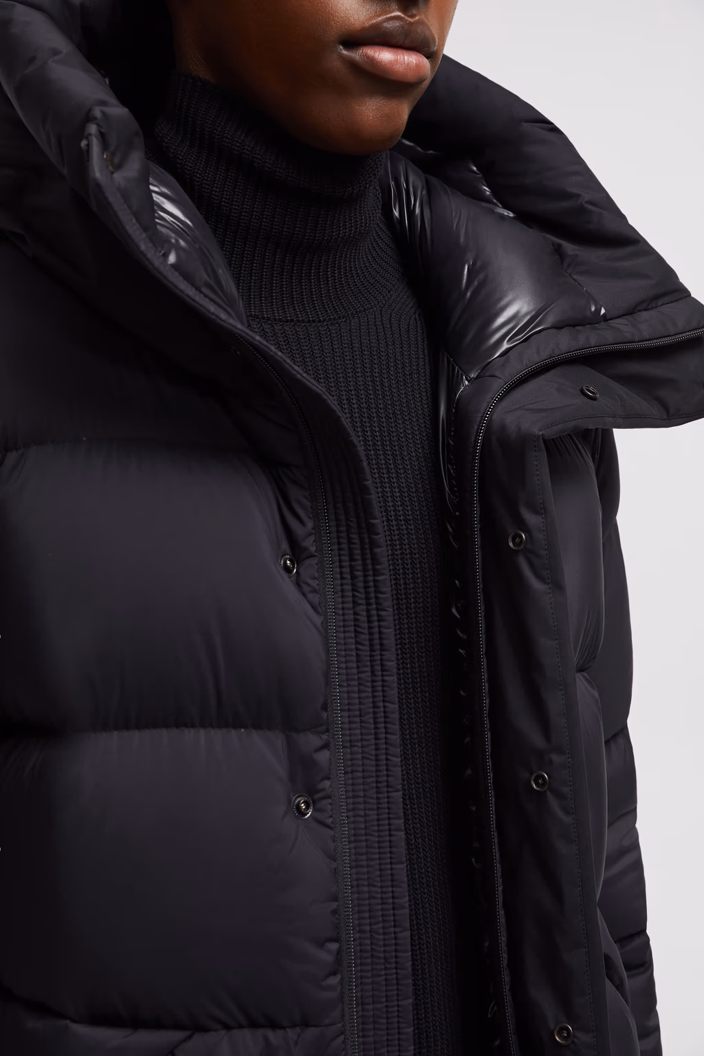 Moncler MADEIRA SHORT DOWN JACKET