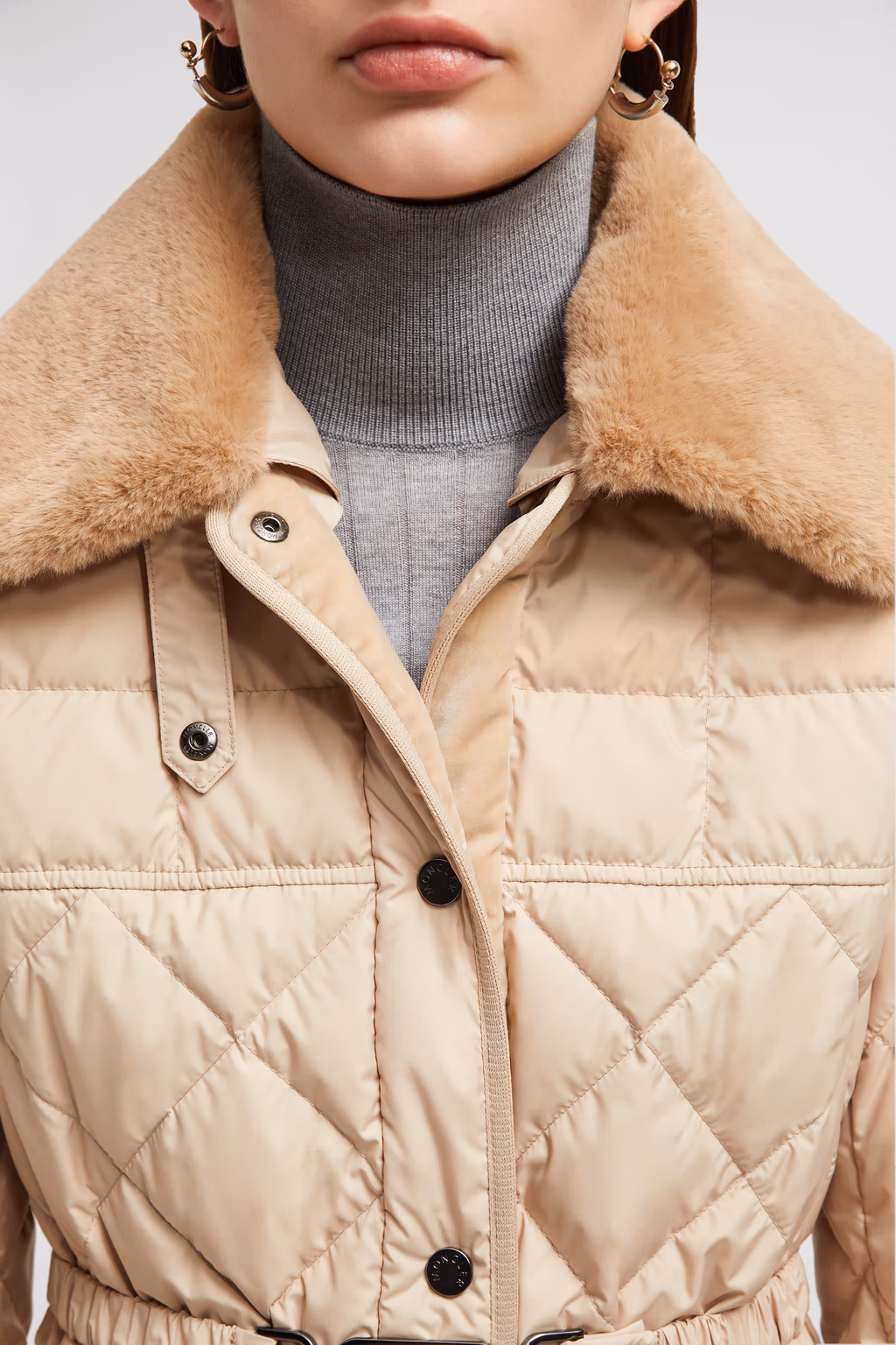 Moncler Cygne Short Down Jacket