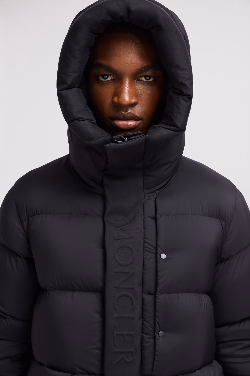 Moncler MADEIRA SHORT DOWN JACKET