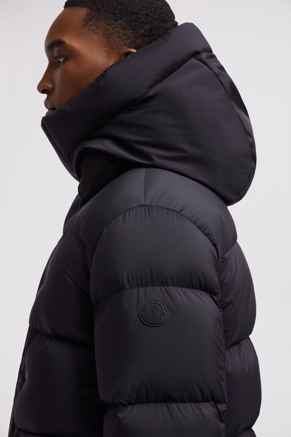 Moncler MADEIRA SHORT DOWN JACKET