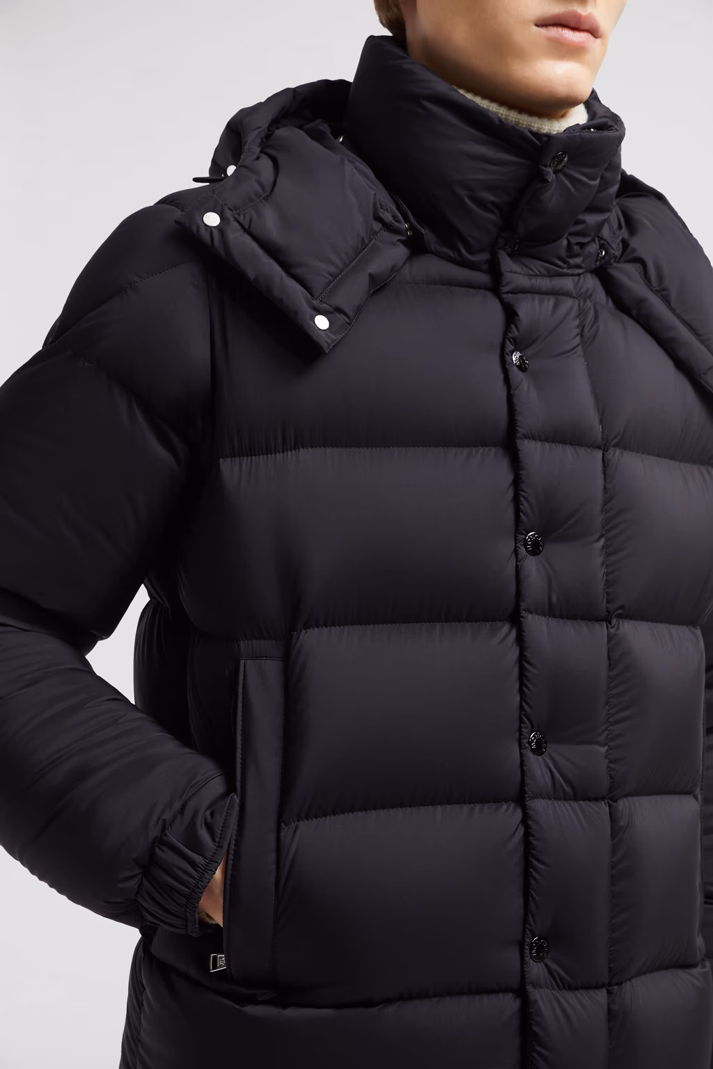 MONCLER VEZERE SHORT DOWN JACKET