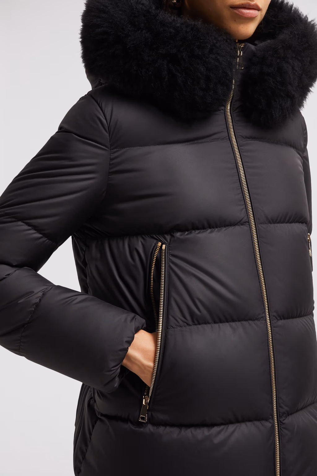 MONCLER LAICHEFUR SHORT DOWN JACKET