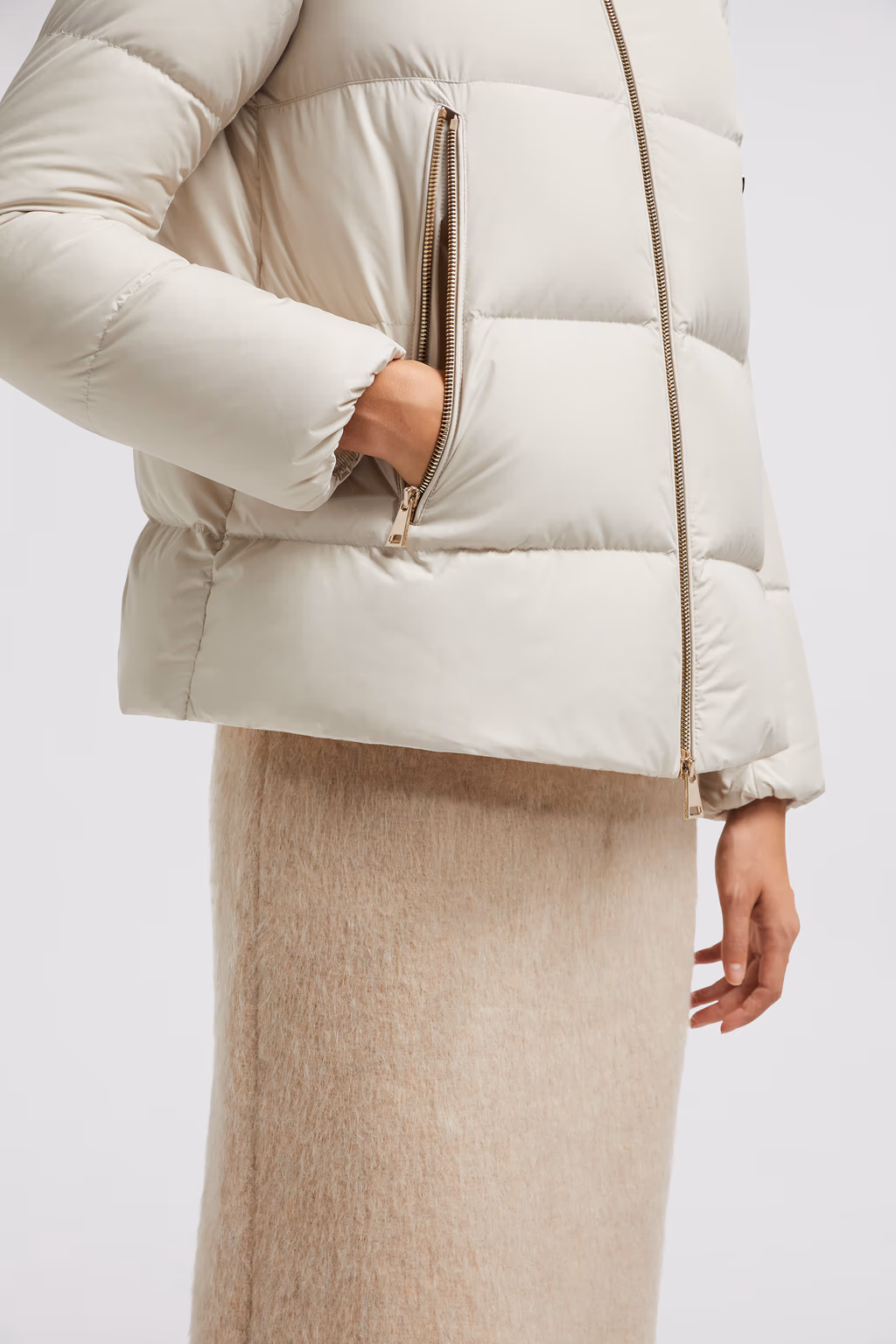 MONCLER LAICHEFUR SHORT DOWN JACKET