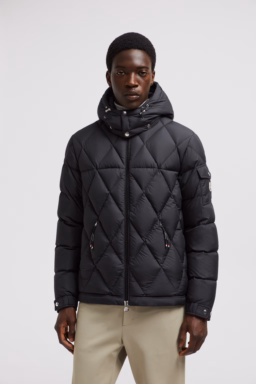 MONCLER AVEROLE SHORT DOWN JACKET