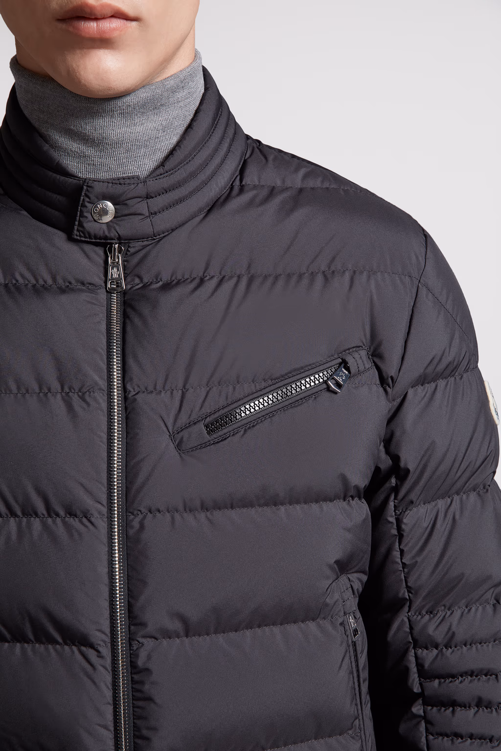 MONCLER AUTHIE SHORT DOWN JACKET