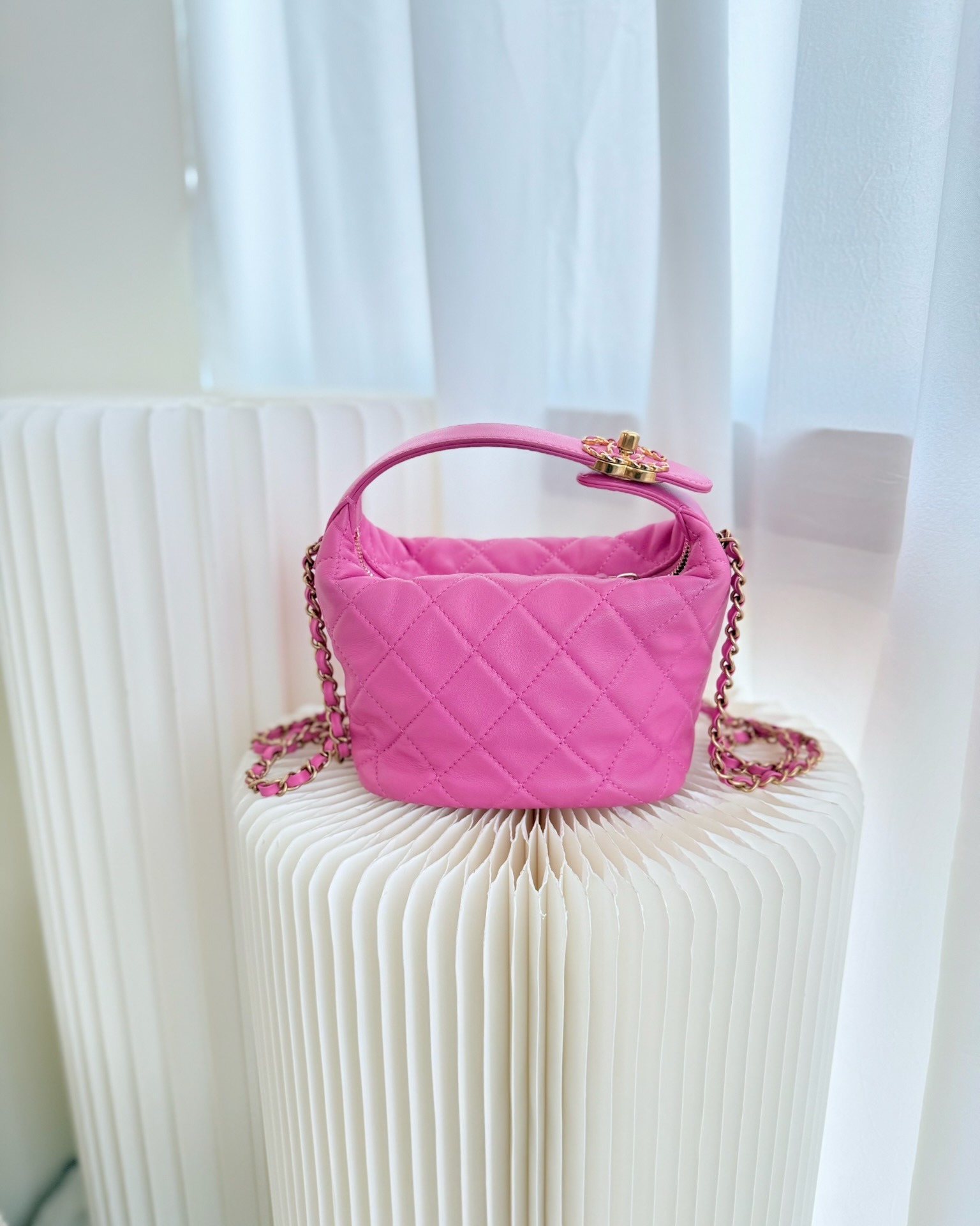 Chanel Quilted Small Perfect Meeting Hobo Pink Lambskin