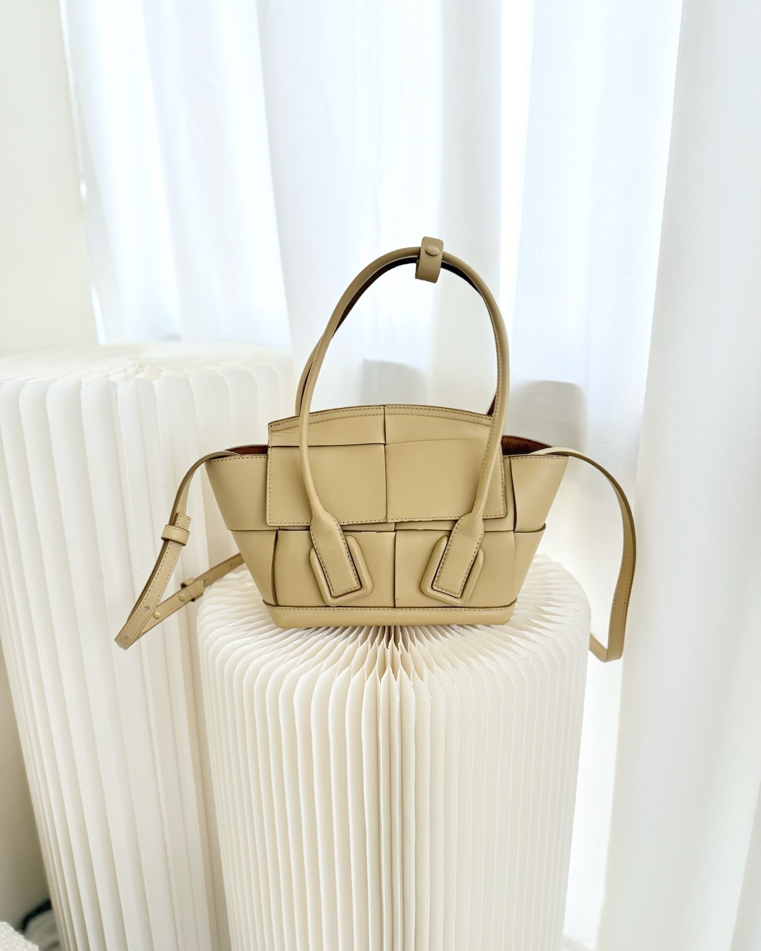 Bottega Veneta Arco Mini Intrecciato Textured-leather Tote