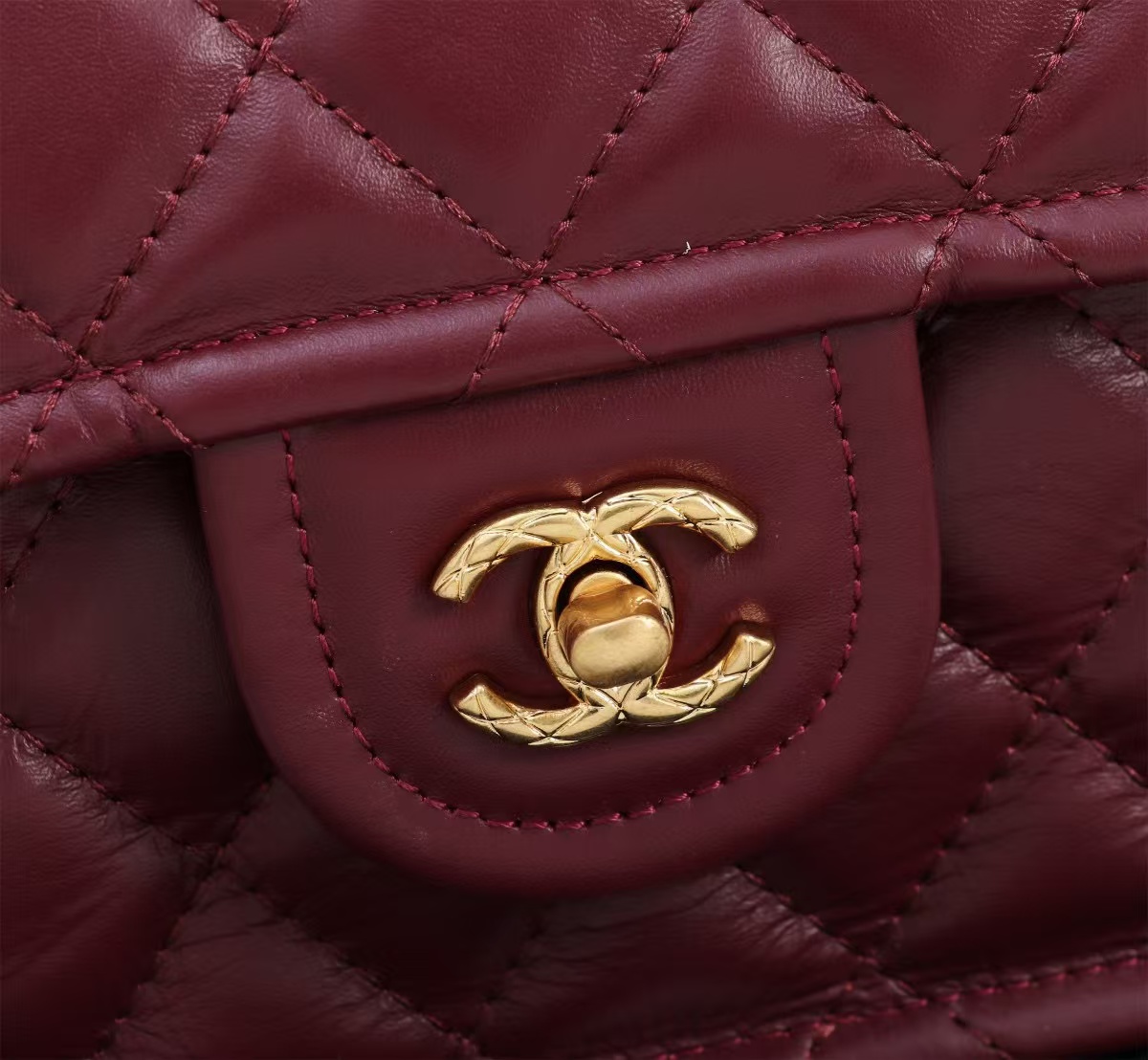 24s small flap bag 23cm burgundy calfskin gold hardware