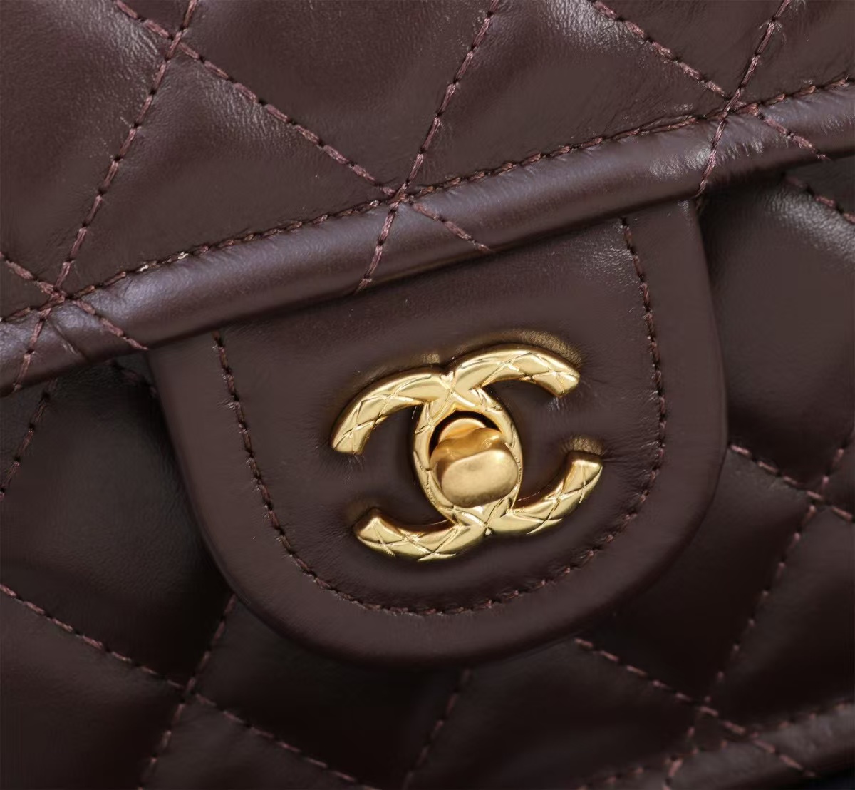 24s small flap bag 23cm burgundy calfskin gold hardware