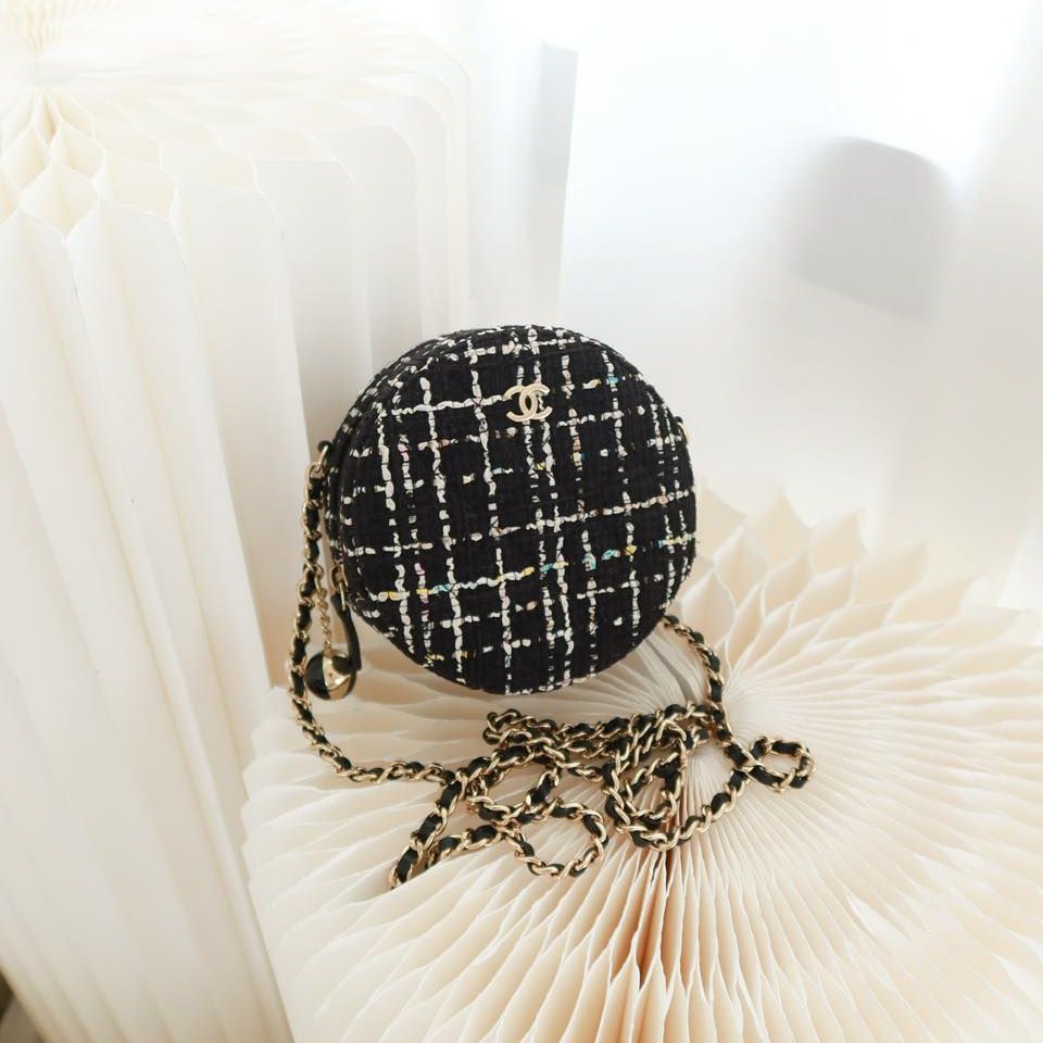 Chanel Classic Quilted Round Clutch With Chain Black Tweed