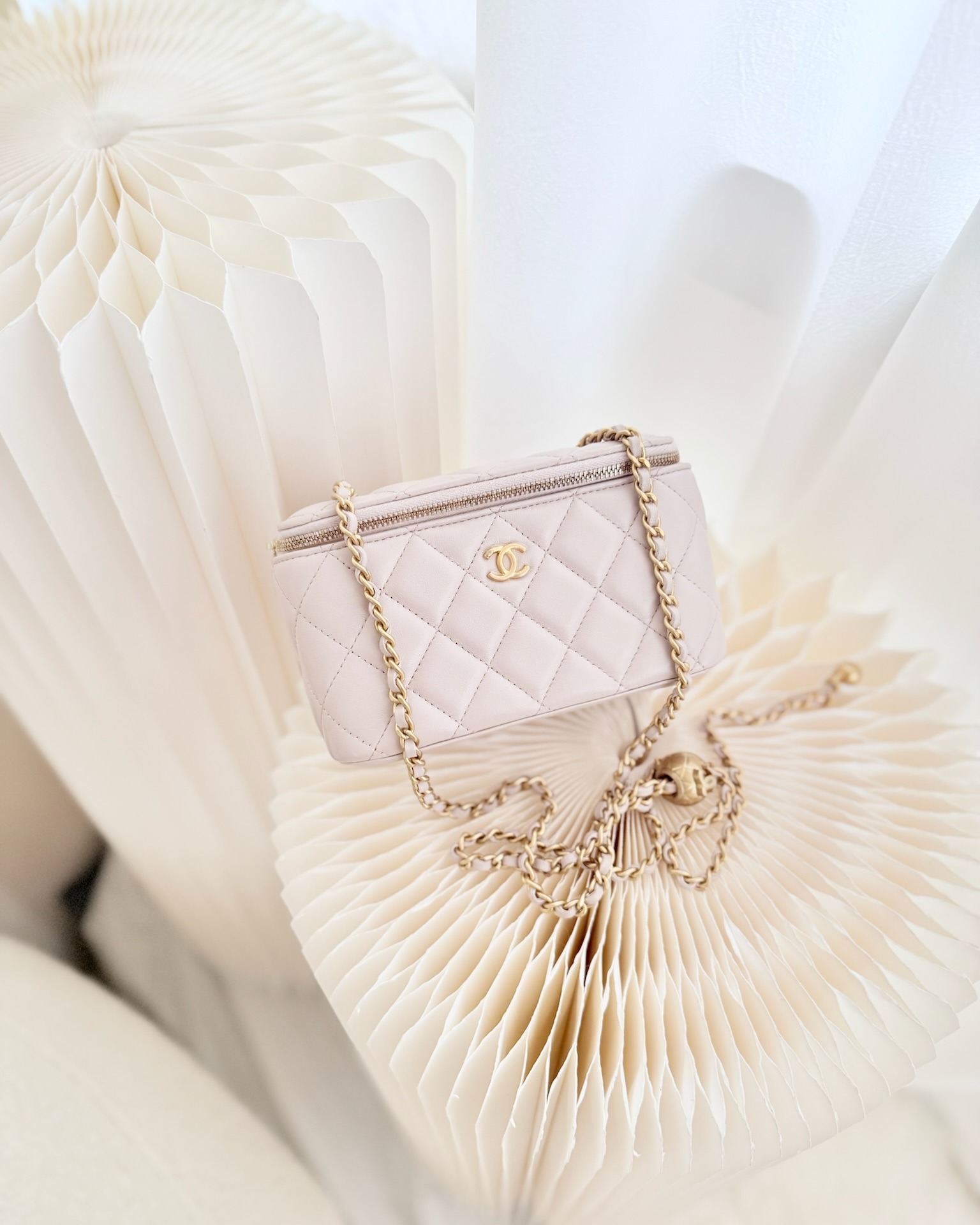 Chanel Pearl Crush Vanity With Chain Lilac Lambskin Aged