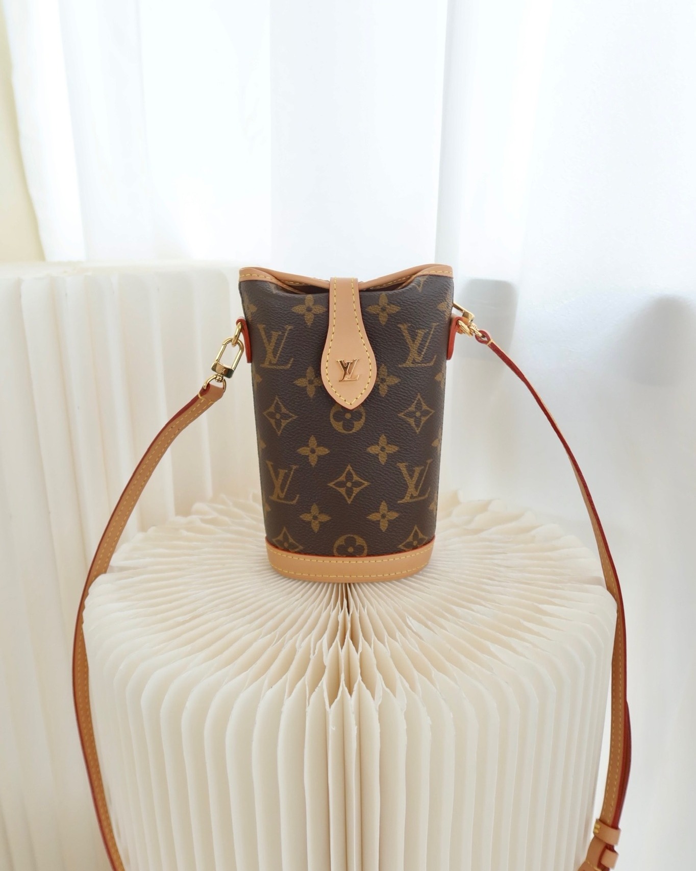 Louis Vuitton Fold Me Pouch Monogram Canvas
