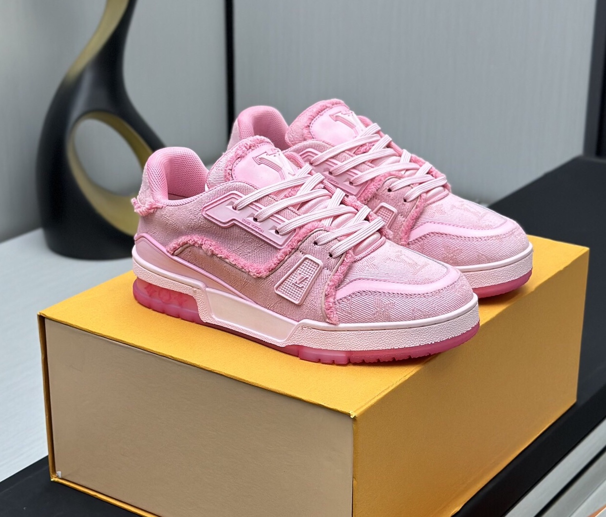 Louis Vuitton LV Trainer Canvas Monogram Pink
