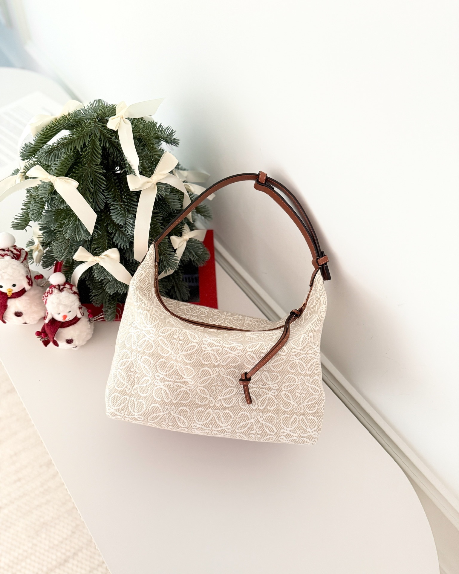 Loewe Medium Cubi Bag Anagram Jacquard & Calfskin Ecru/Tan