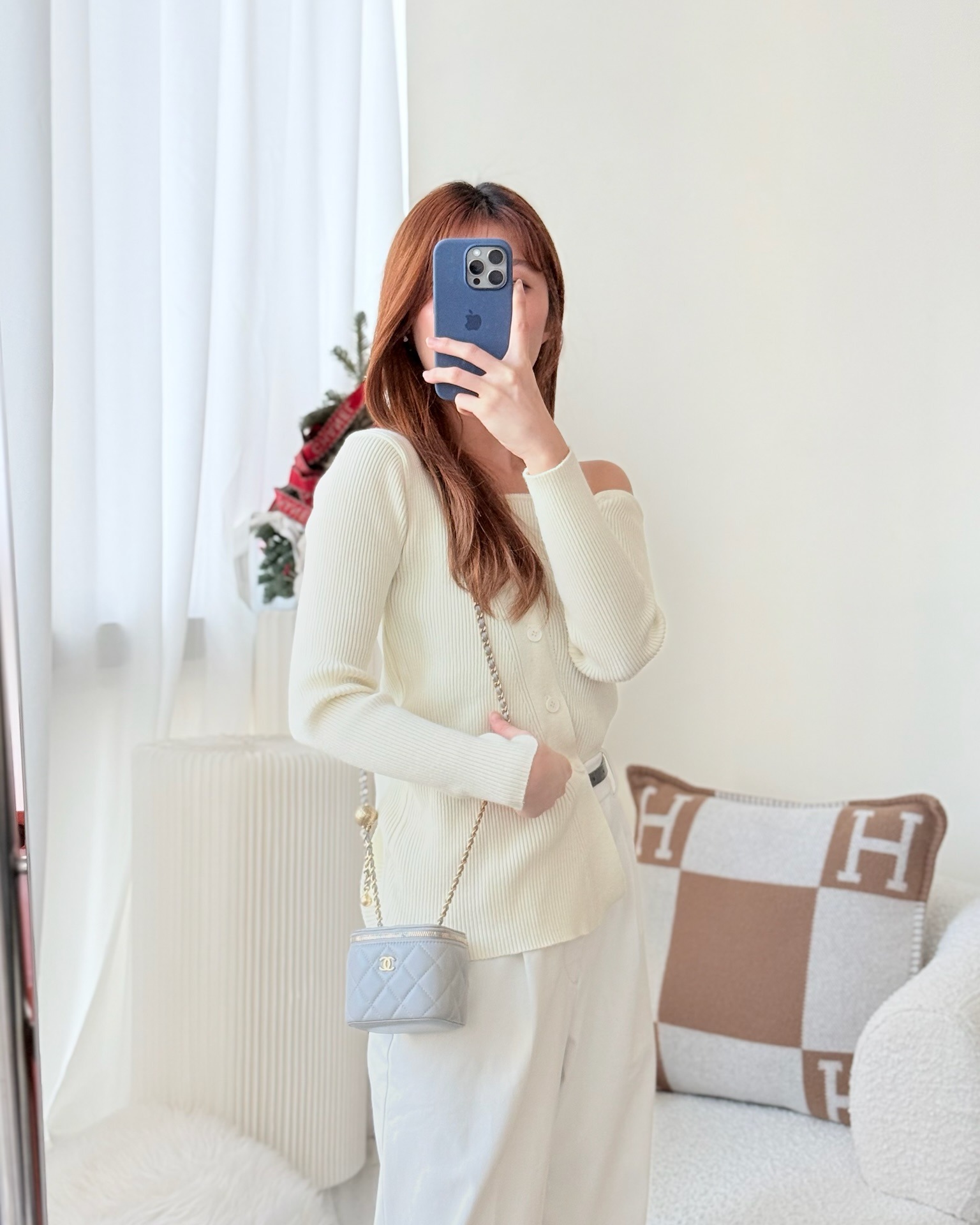 Chanel Pearl Crush Mini Vanity With Chain Grey Lambskin Aged