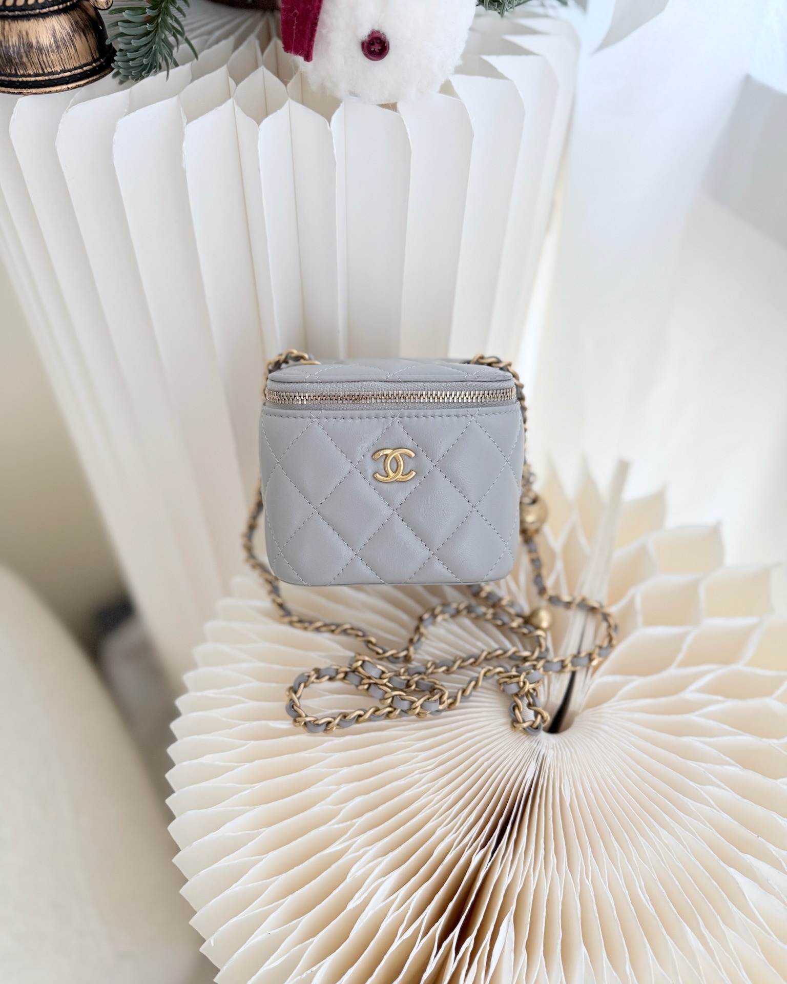 Chanel Pearl Crush Mini Vanity With Chain Grey Lambskin Aged