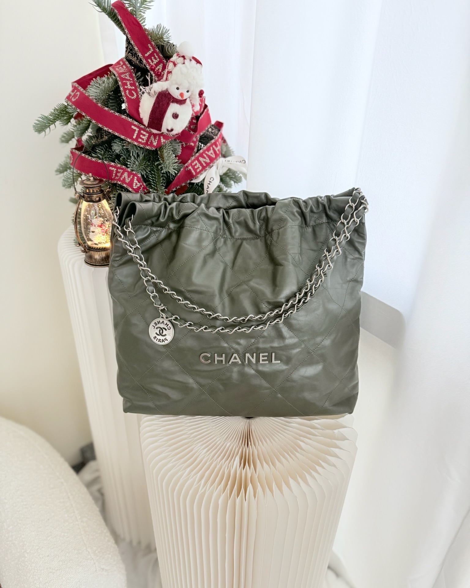 Chanel 22 Medium Army Green Shiny Calfskin Ruthenium Hardware