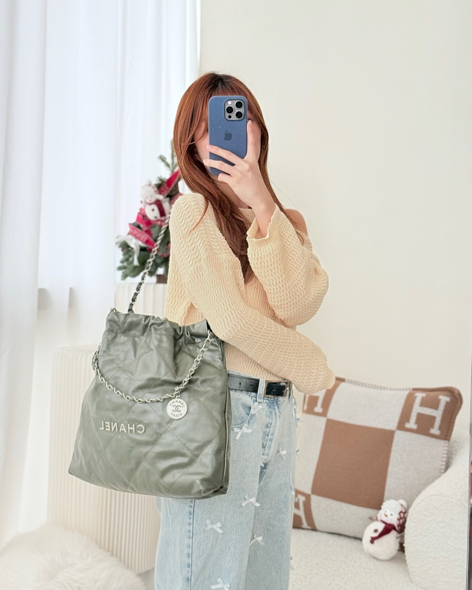 Chanel 22 Medium Army Green Shiny Calfskin Ruthenium Hardware