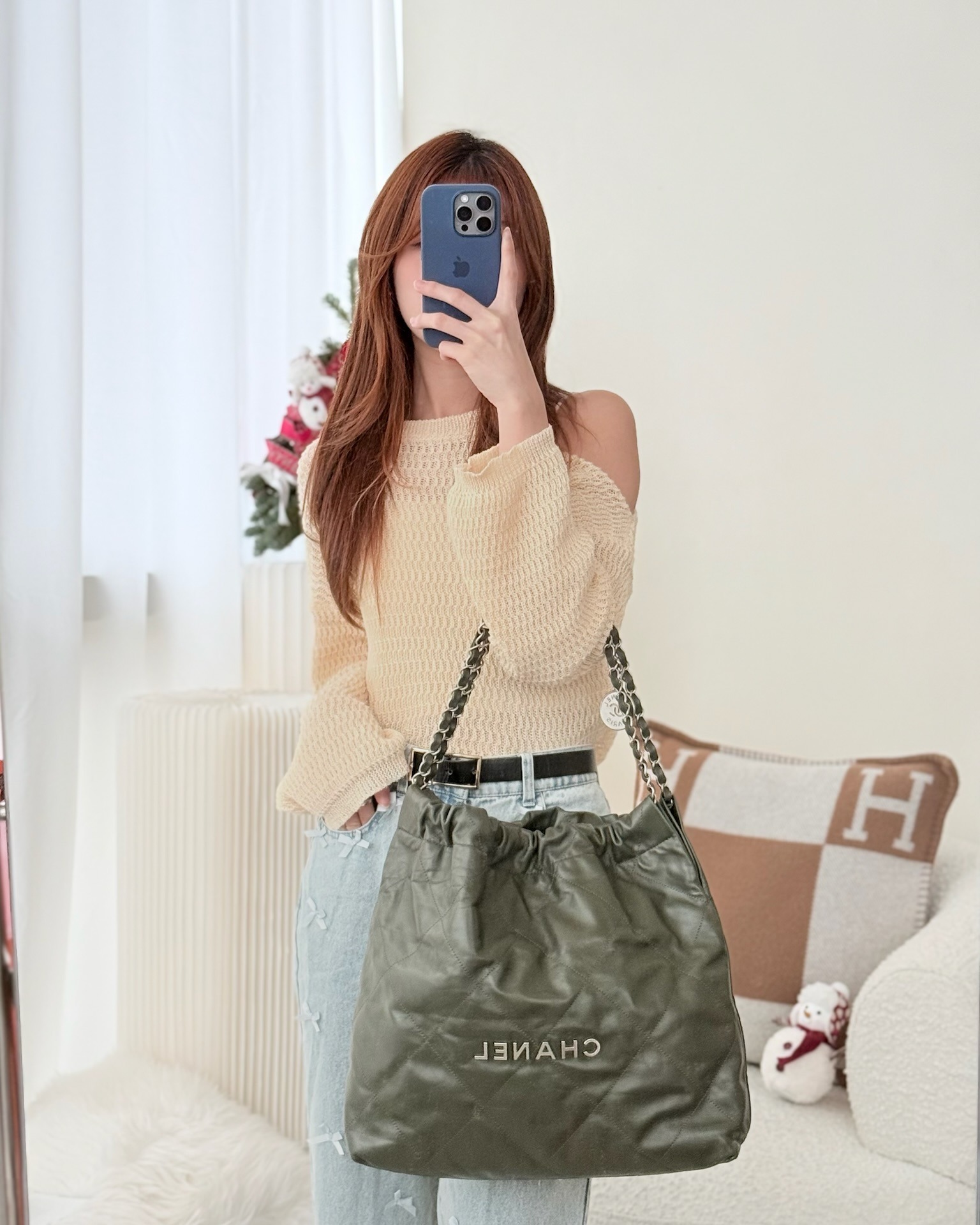 Chanel 22 Medium Army Green Shiny Calfskin Ruthenium Hardware