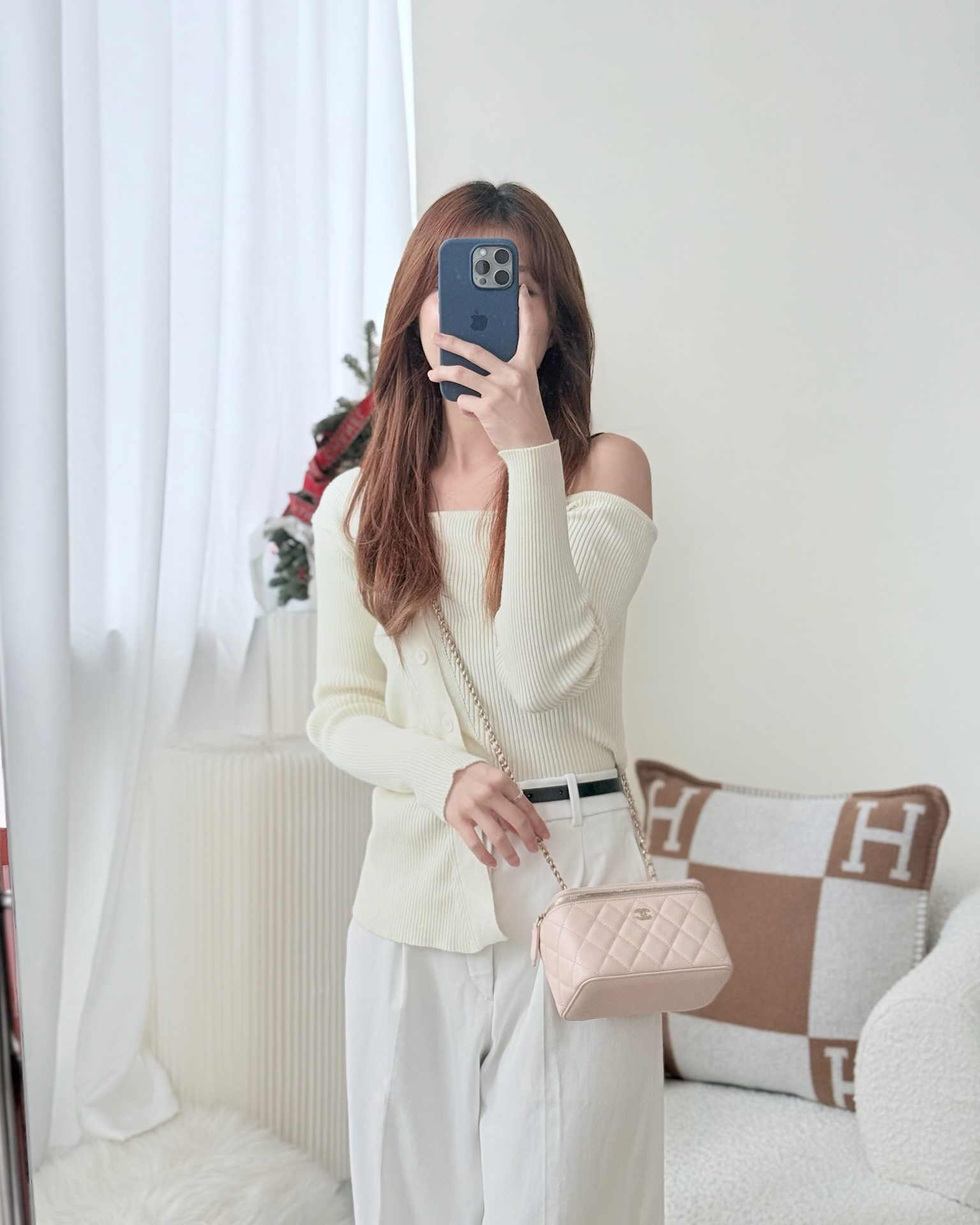 Chanel Vanity with Classic Chain Light Beige Caviar 22C