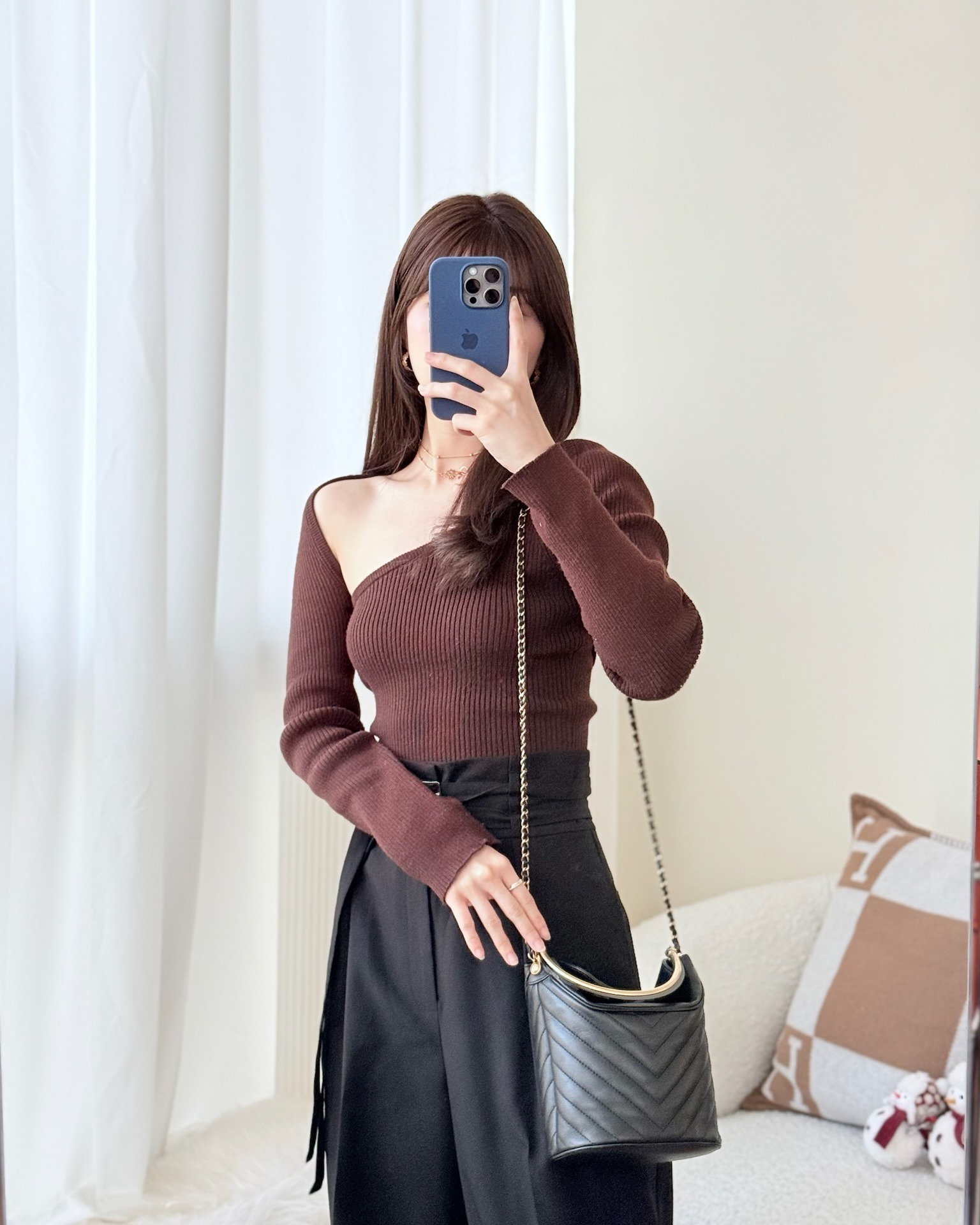 Chanel Chevron Chic Bucket Bag with Handle Black Lambskin Aged