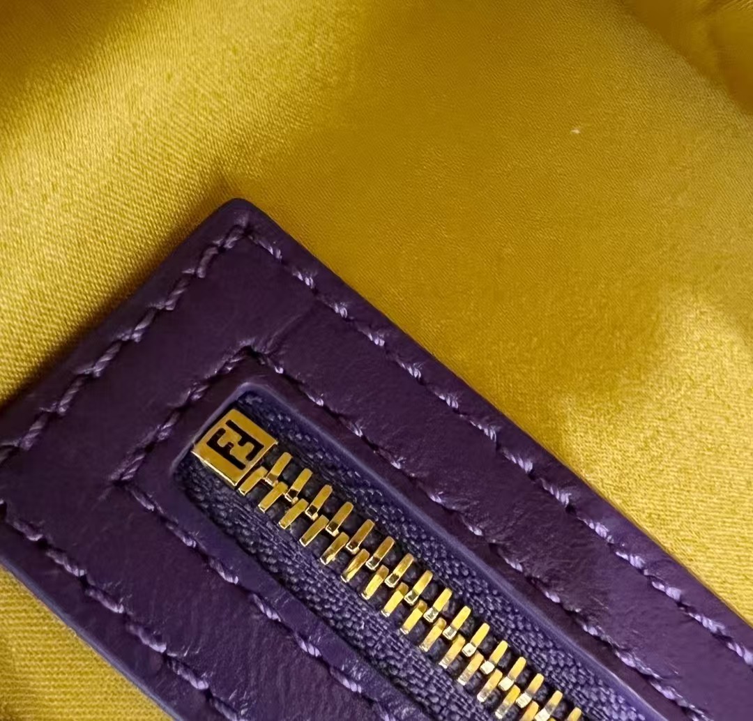 FENDI  Sequin Paillettes Shiny Nappa Sex and the City Baguette Viola Purple Rain