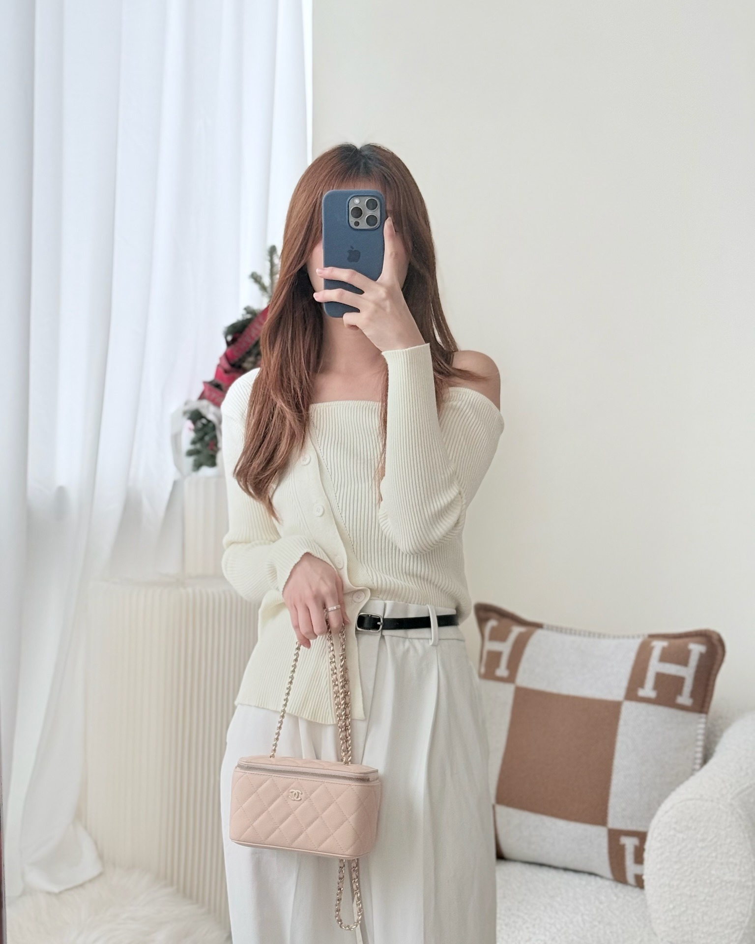 Chanel Vanity with Classic Chain Light Beige Caviar 22C