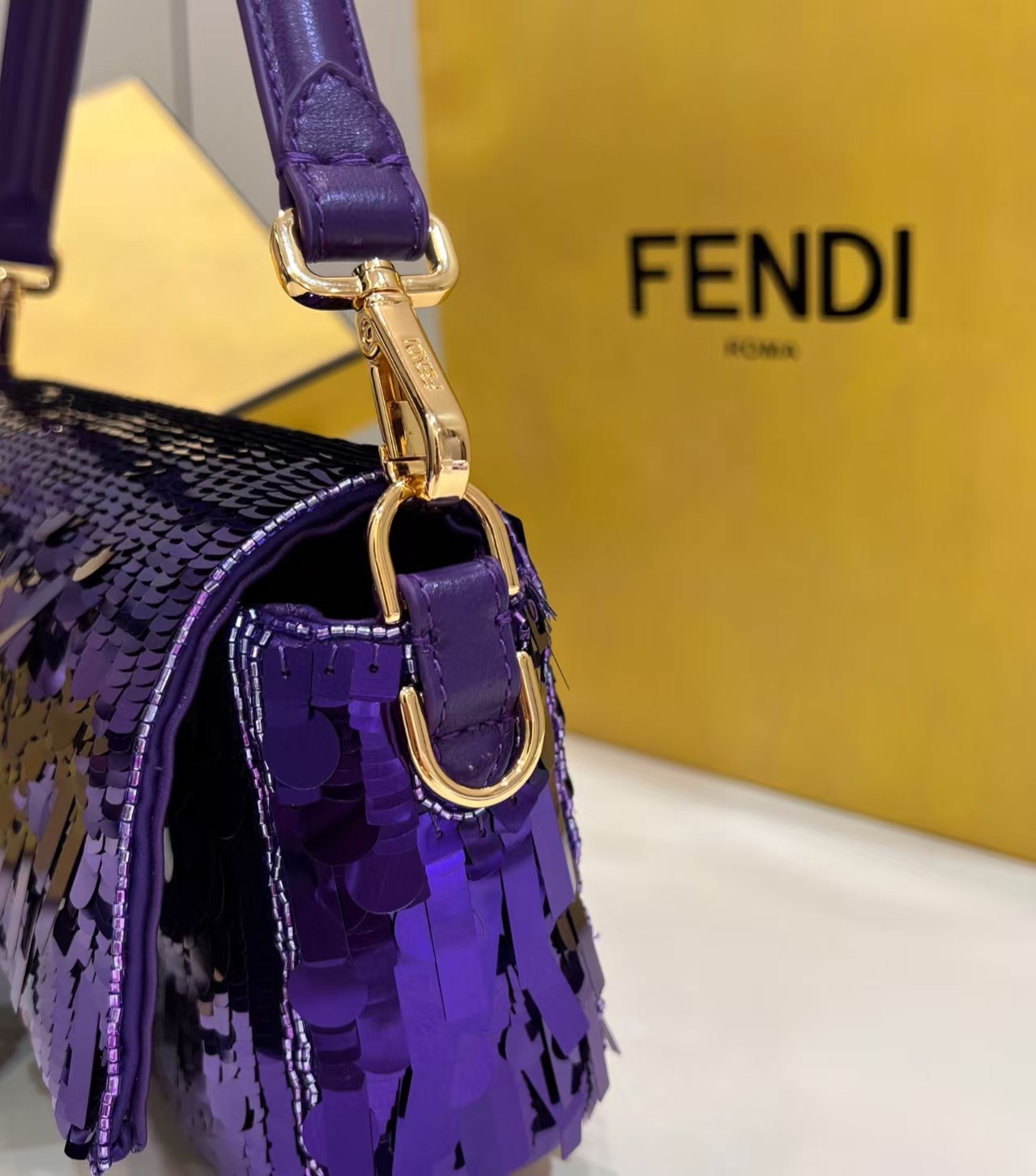 FENDI  Sequin Paillettes Shiny Nappa Sex and the City Baguette Viola Purple Rain