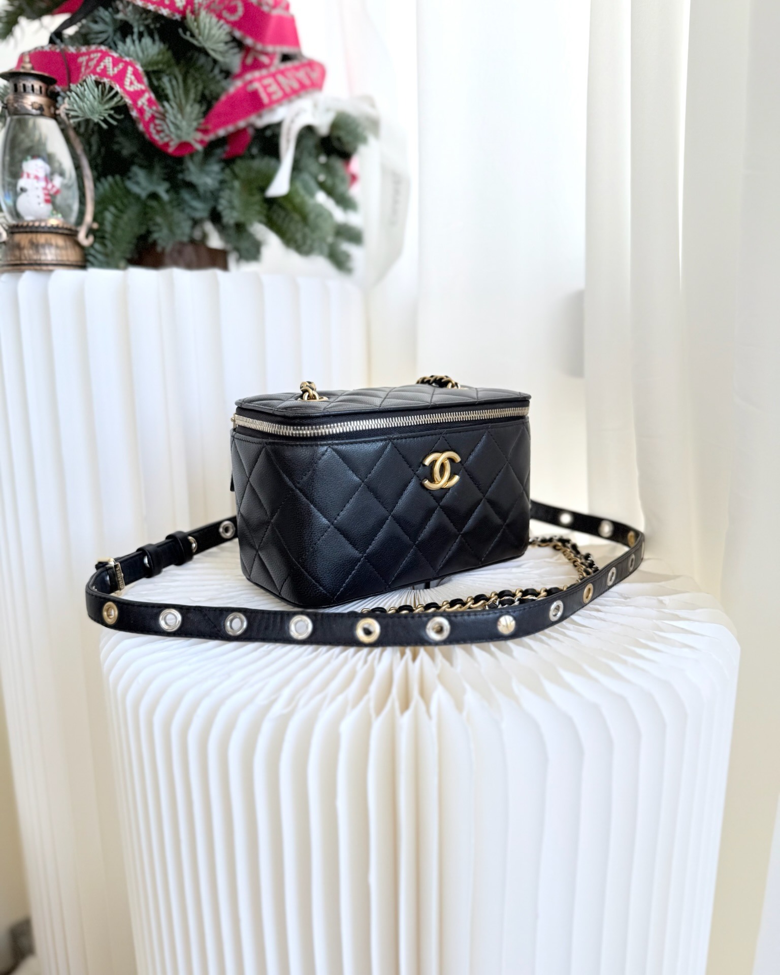 Chanel Vanity With Chain Black Goatskin Mixed Hardware