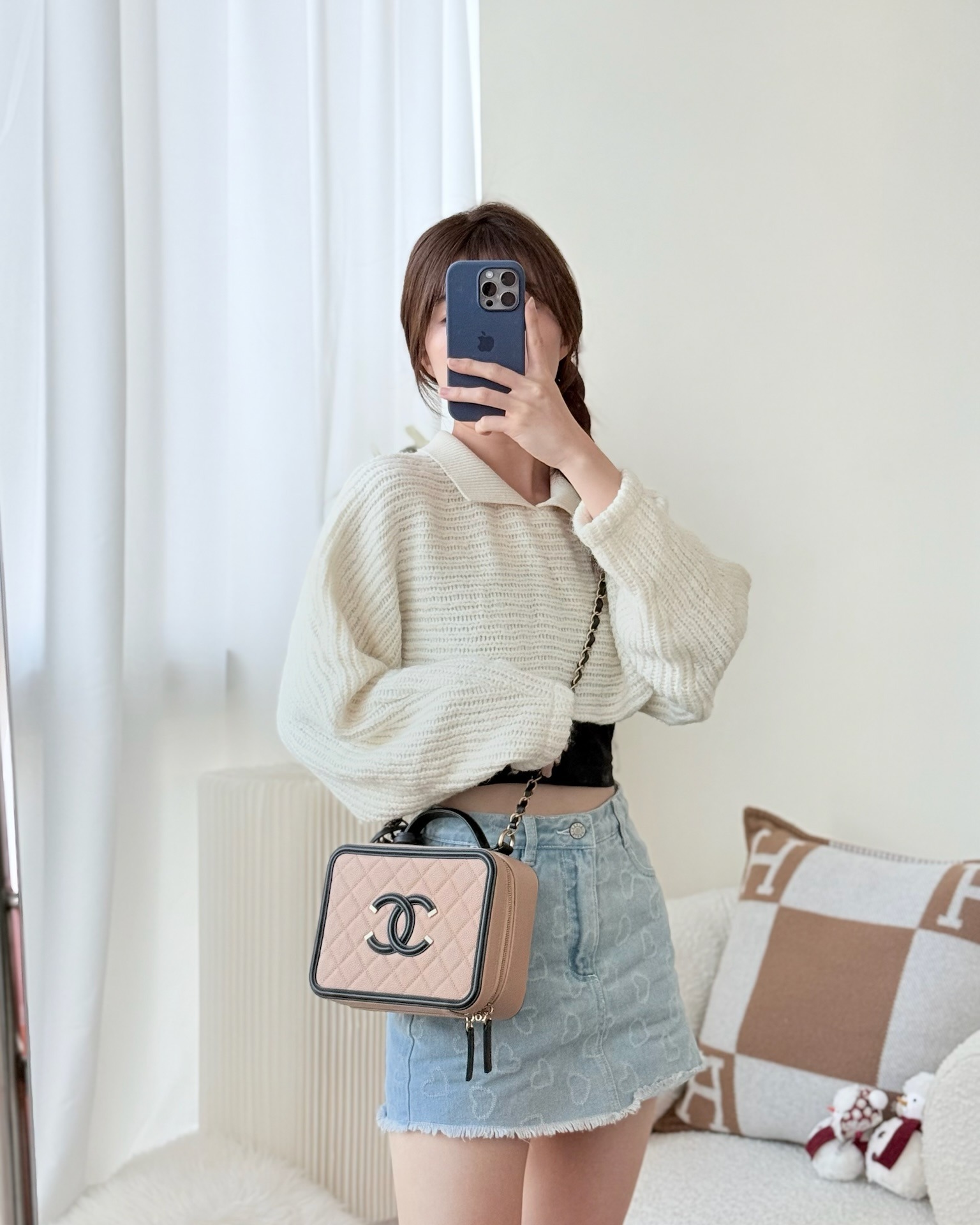 Chanel Quilted Medium CC Filigree Vanity Case Beige Caviar