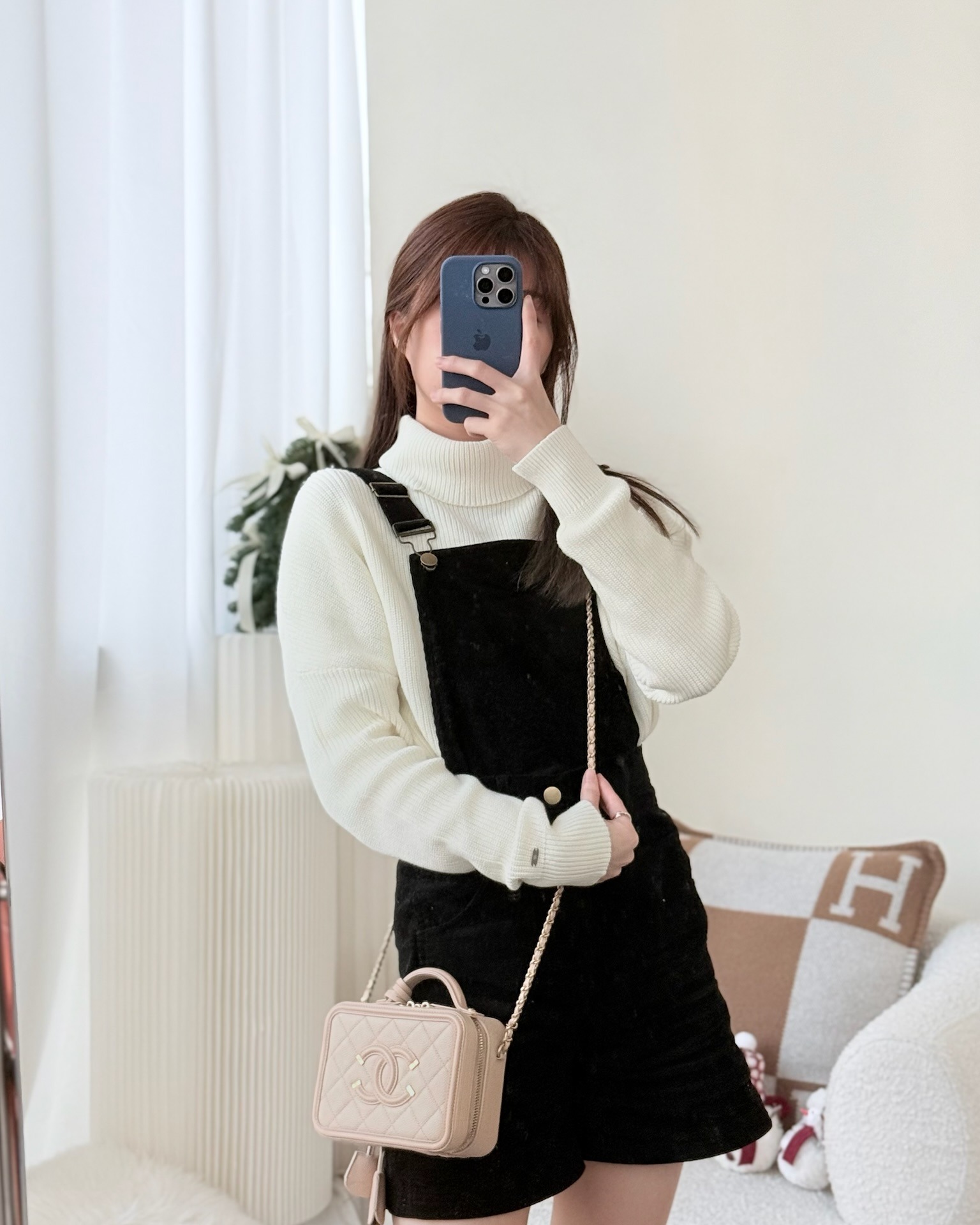 Chanel Quilted Small CC Filigree Vanity Case Beige Caviar