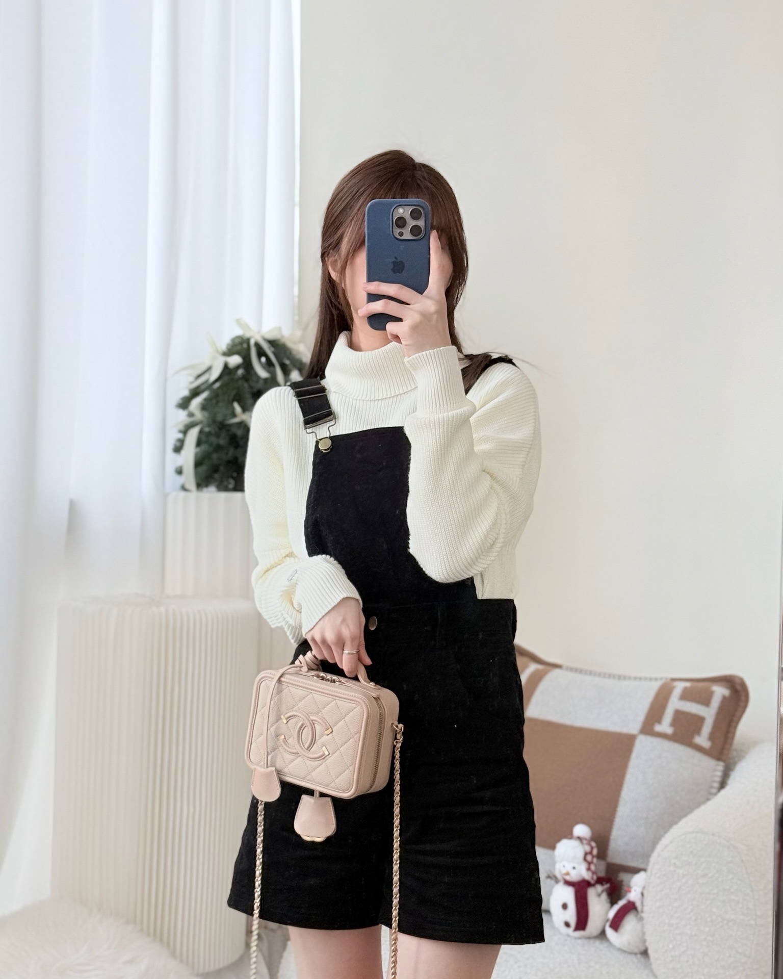 Chanel Quilted Small CC Filigree Vanity Case Beige Caviar