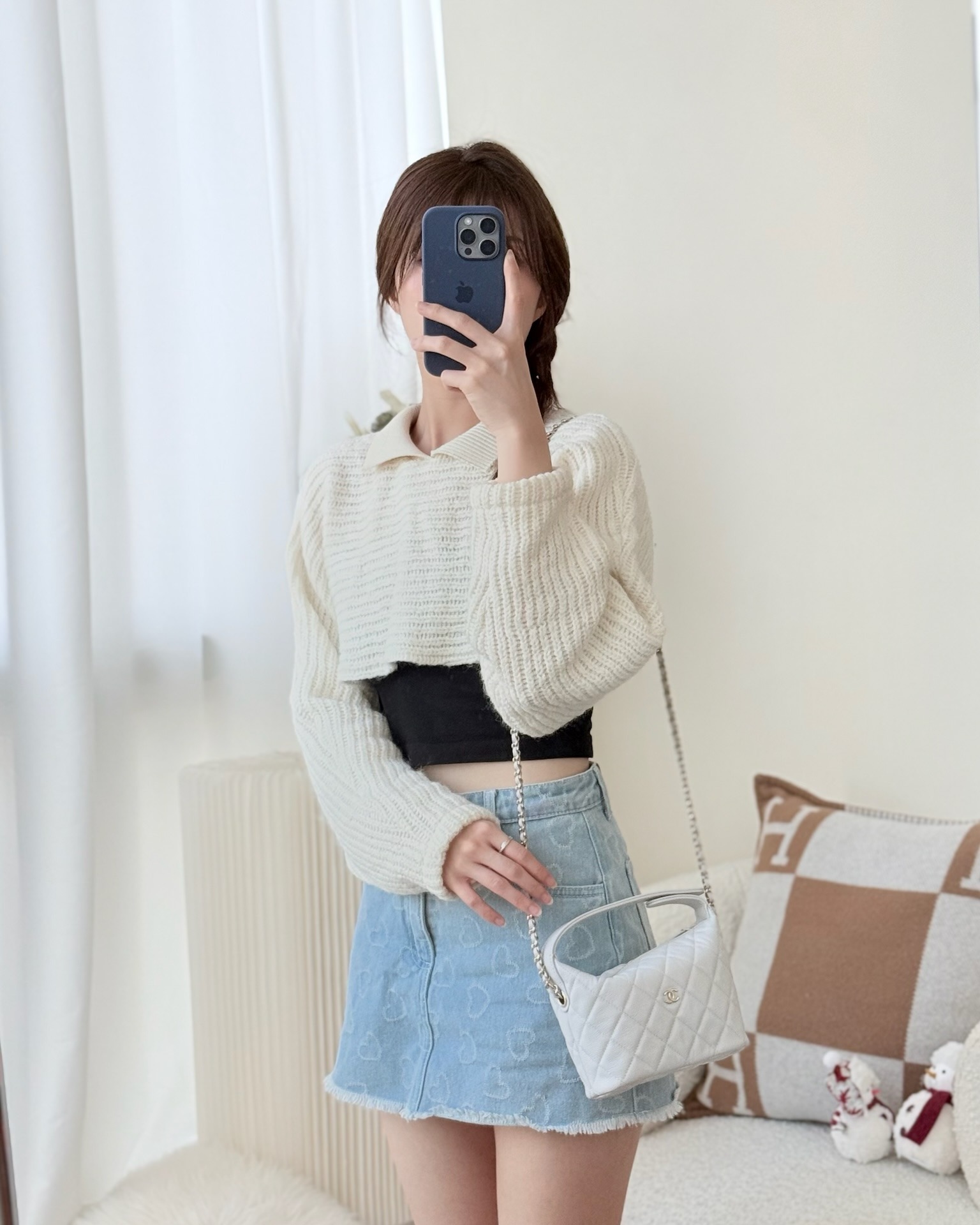 Chanel Quilted Hobo With Chain Light Grey Caviar 25C