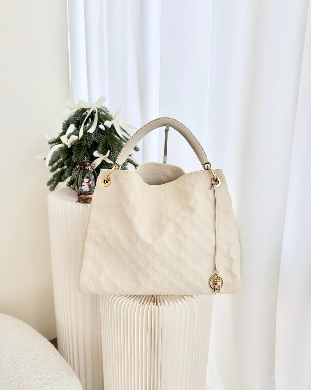 Louis Vuitton Artsy Monogram Empreinte MM Ivory