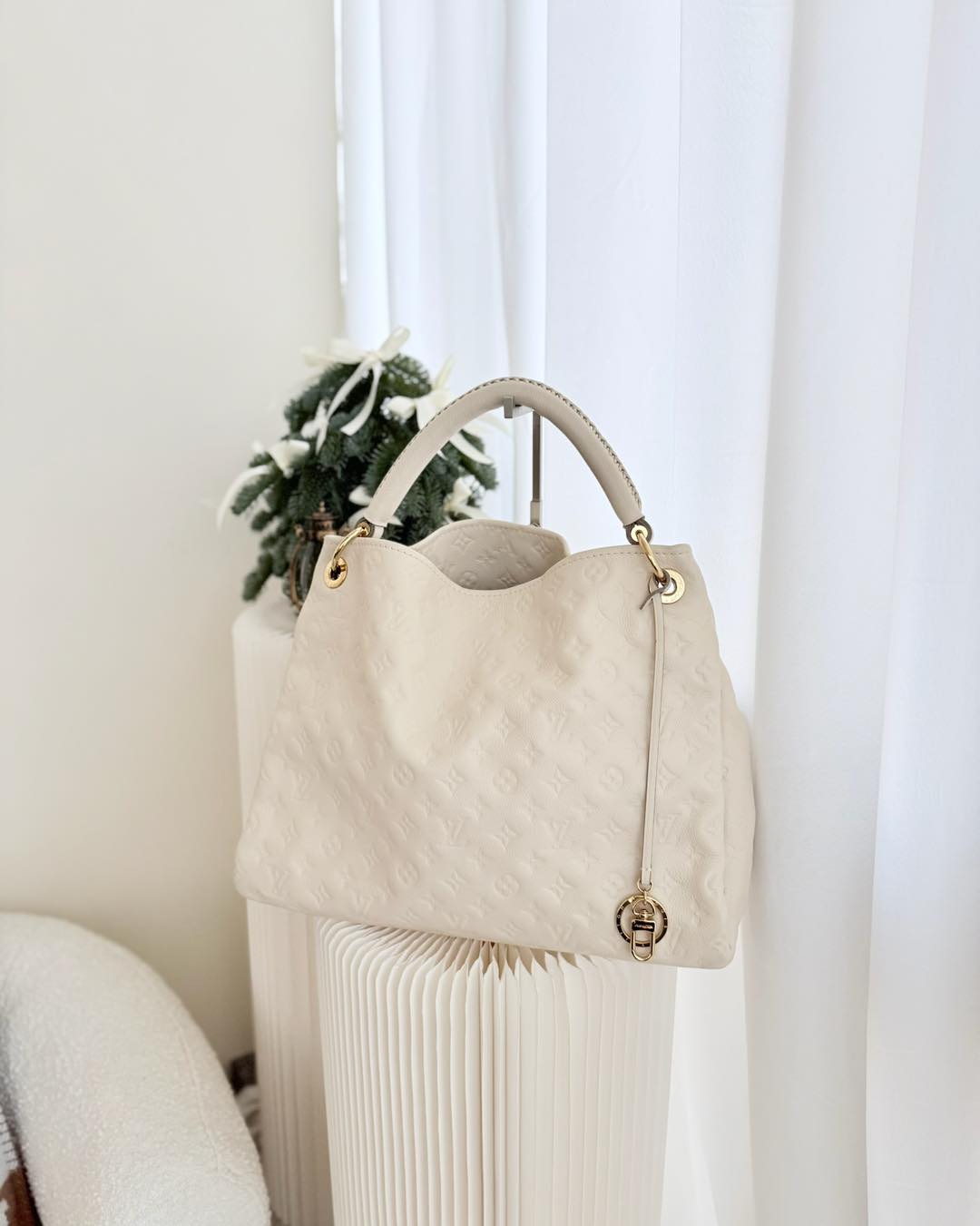 Louis Vuitton Artsy Monogram Empreinte MM Ivory