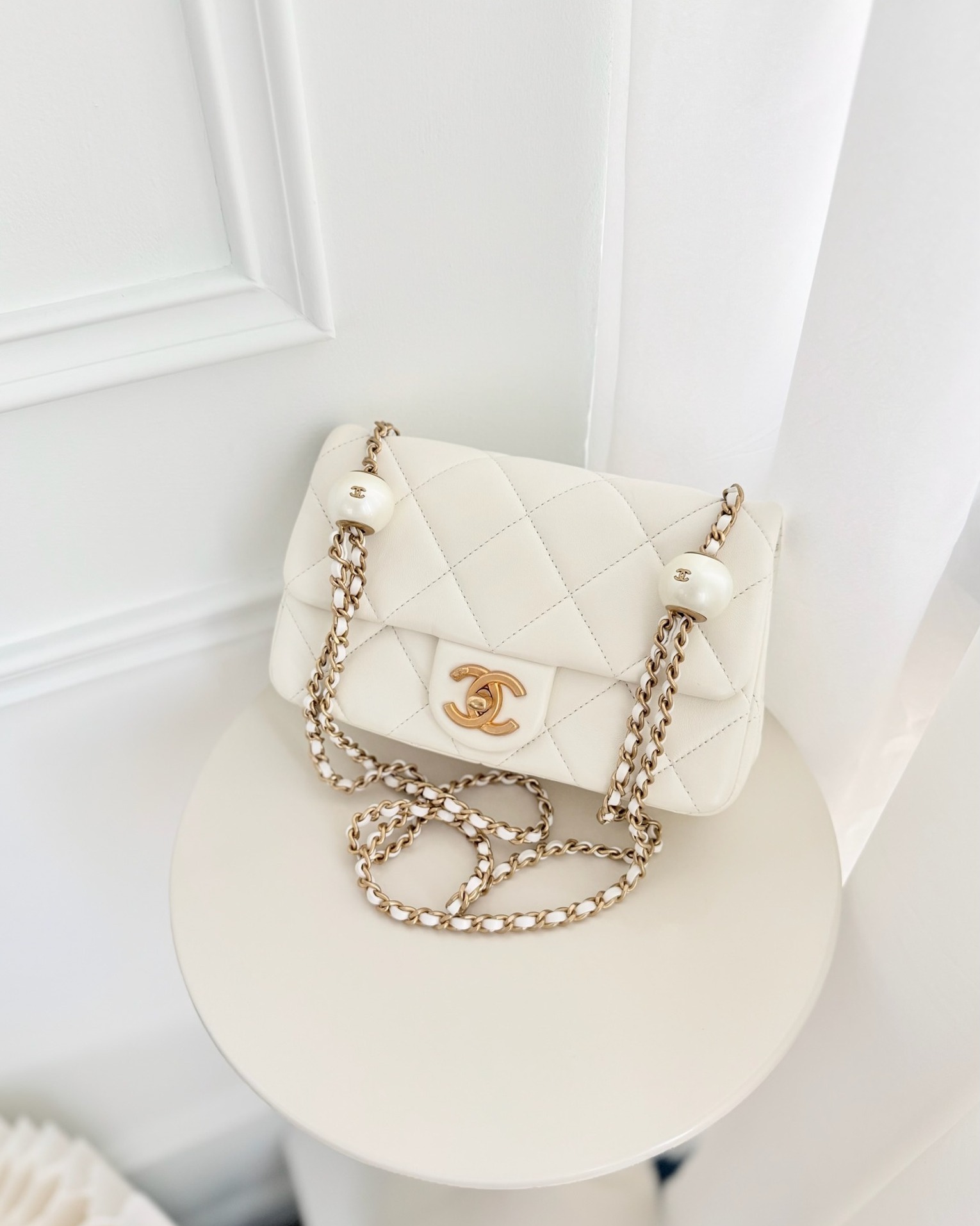 Chanel Quilted Double Pearl Adjustable Chain Flap Bag White Lambskin Aged 24S